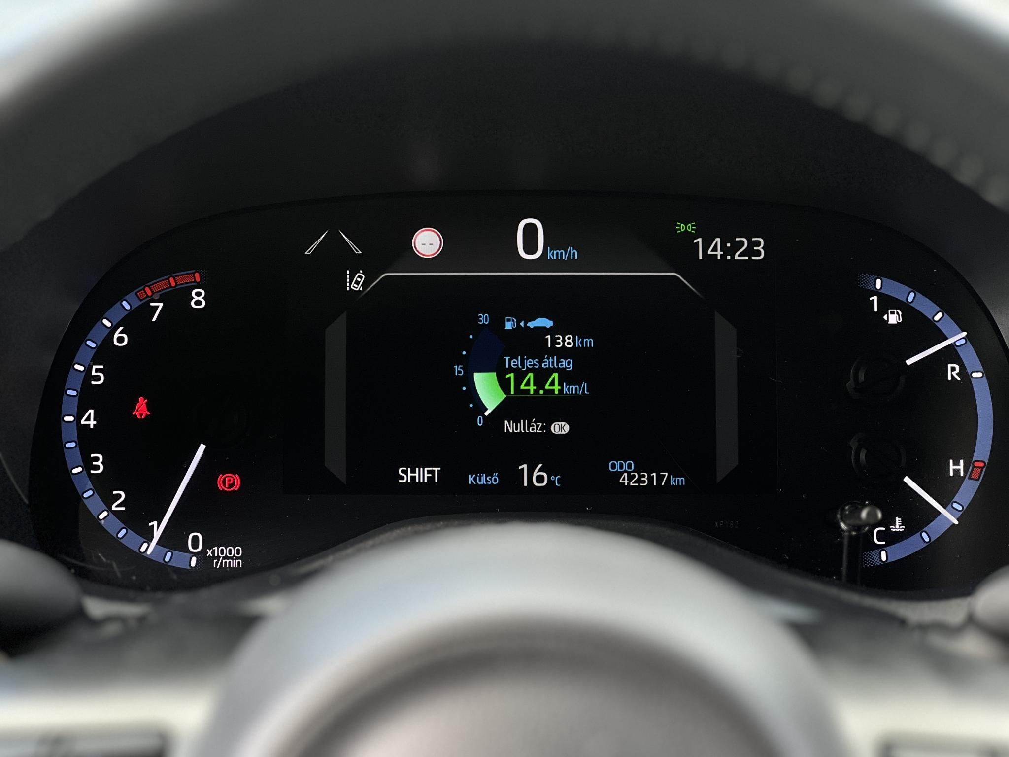 TOYOTA YARIS CROSS 1.5 VVT-i Active Gyári garancia Carplay Űlésfűtés 42e km!