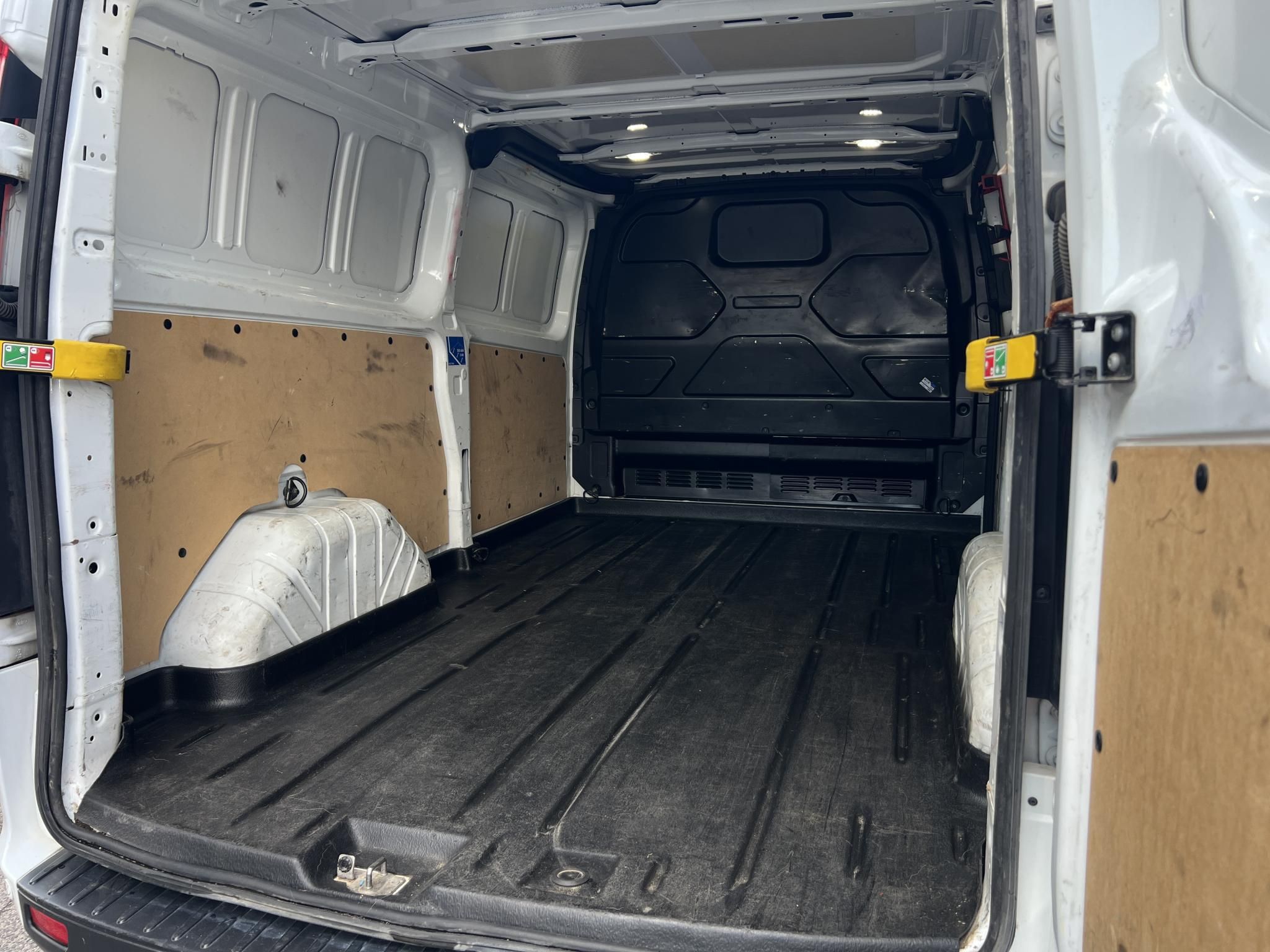 FORD TRANSIT 2.0 TDCi 290 MWB Trend