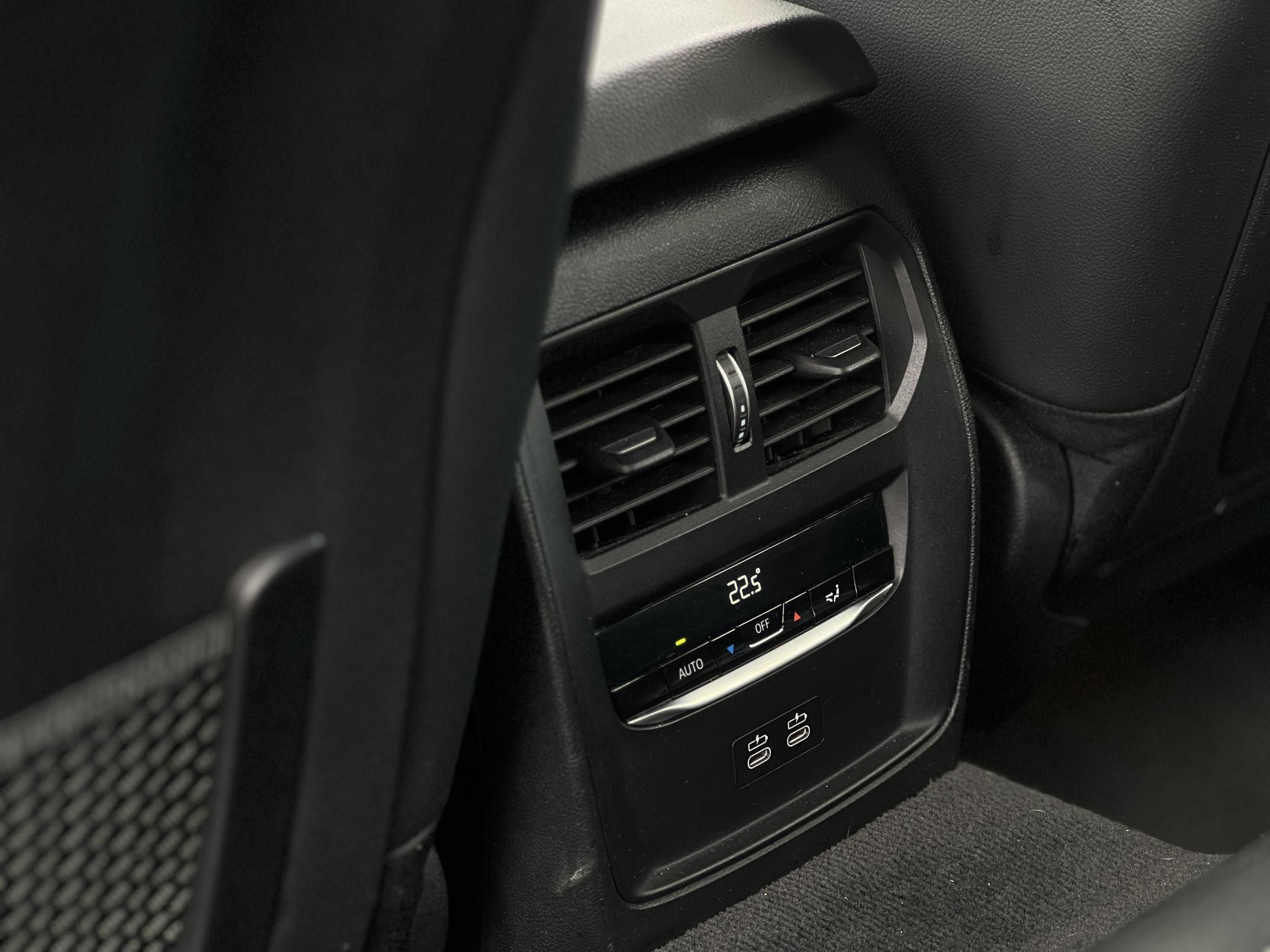 BMW 330e M Sport (Automata) Frissen szervizelt. Új téli gumik!