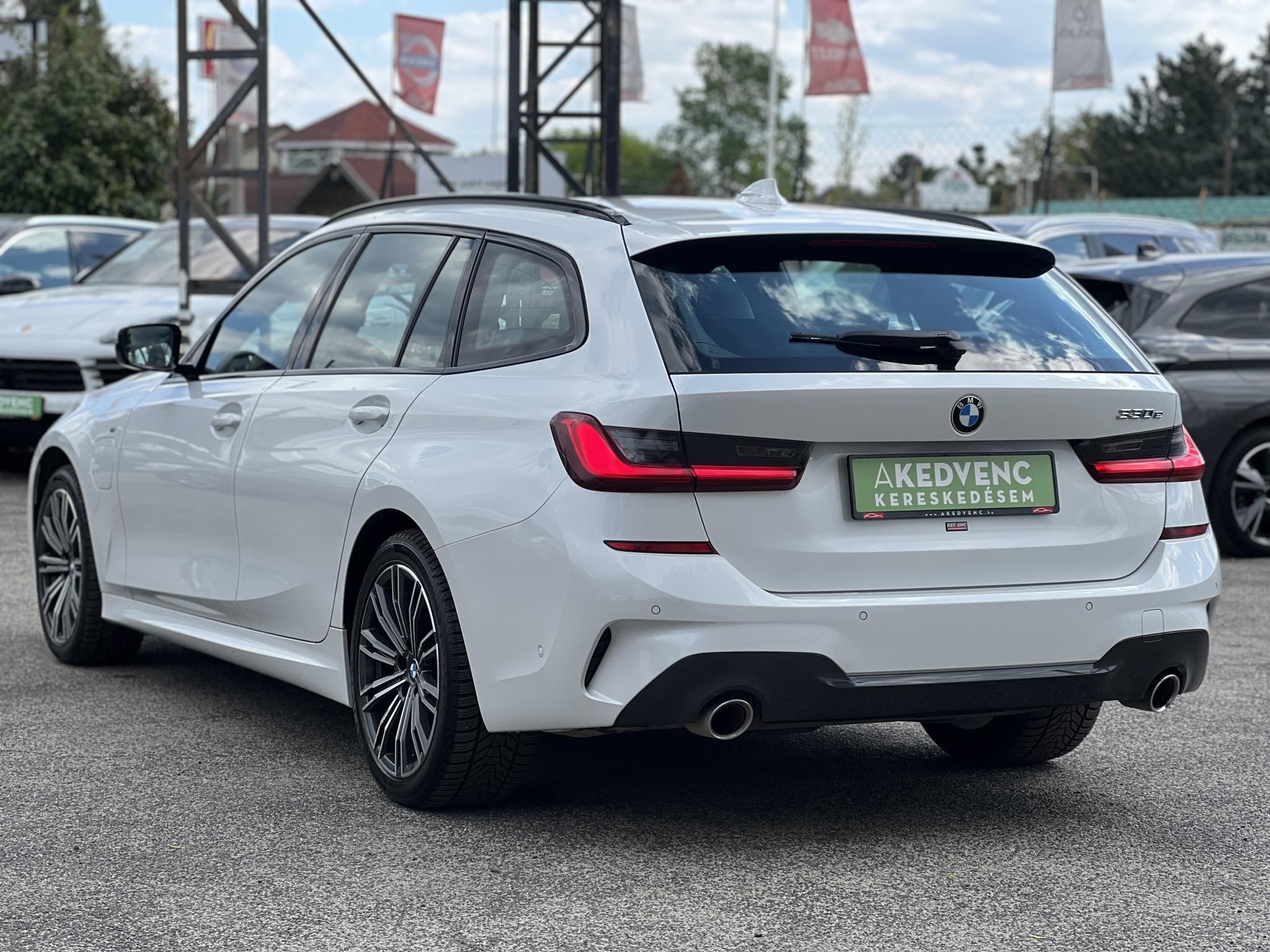 BMW 330e M Sport (Automata) Frissen szervizelt. Új téli gumik!