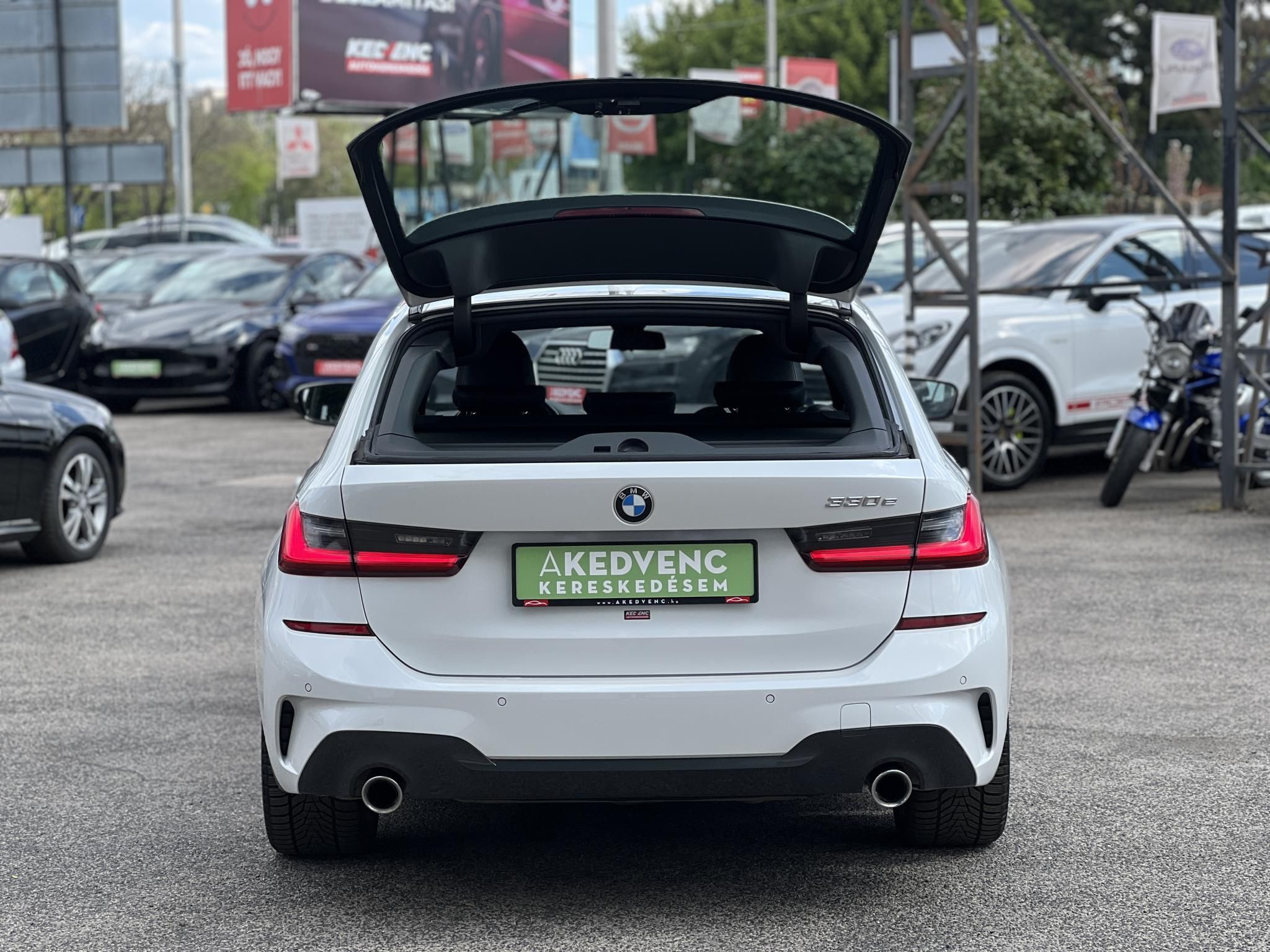 BMW 330e M Sport (Automata) Frissen szervizelt. Új téli gumik!