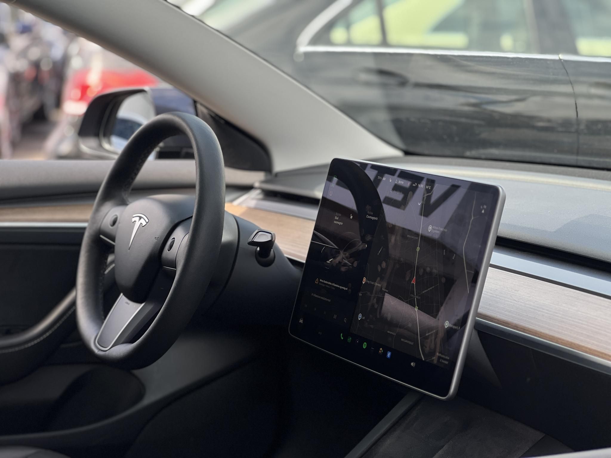 TESLA MODEL 3 Performance AWD (Automata) Mátrix LED. Hőszivattyús. gyári garanciális 2029-ig