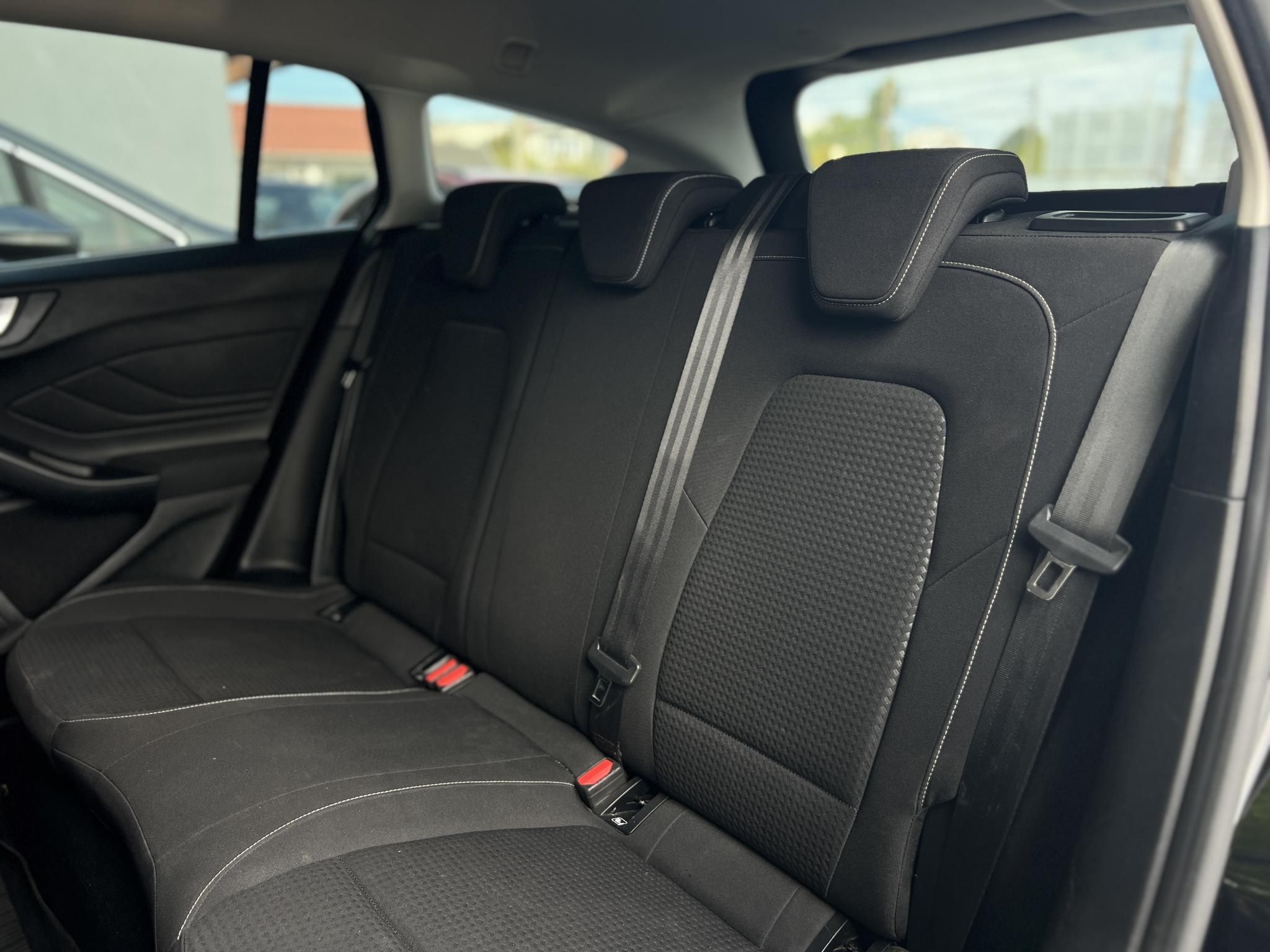 FORD FOCUS 1.0 EcoBoost Trend Magyarországi. Márkaszervizelt. Legjobb áron!