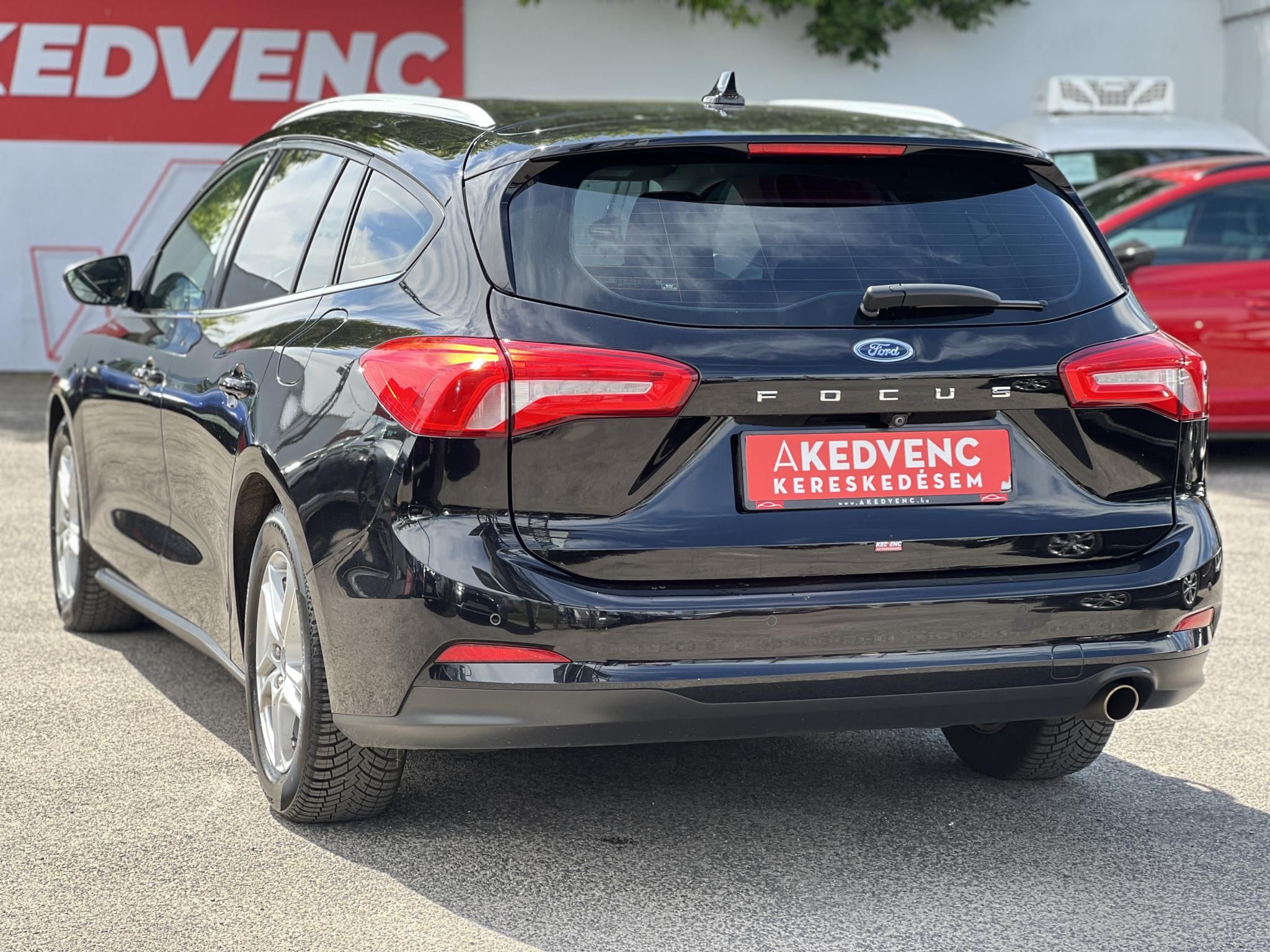 FORD FOCUS 1.0 EcoBoost Trend Magyarországi. Márkaszervizelt. Legjobb áron!