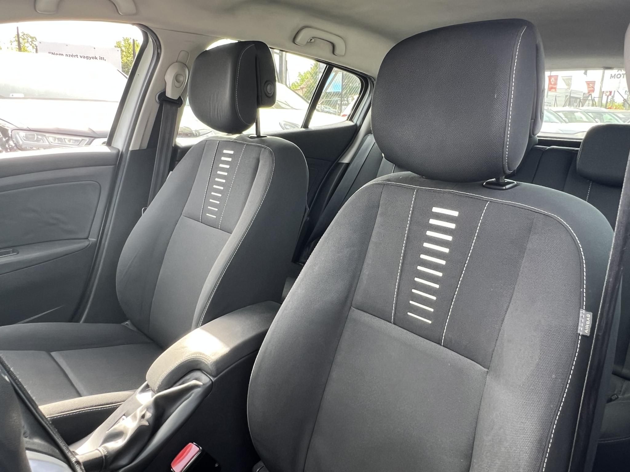 RENAULT MEGANE 1.6 Dynamique Magyarországi. teljes szerviztörténet!