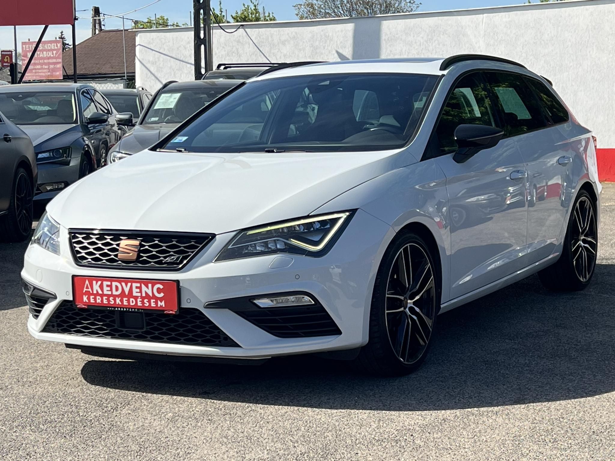 SEAT LEON ST 2.0 TSI Cupra 4Drive DSG Magyarországi. teljes szerviztörténet!