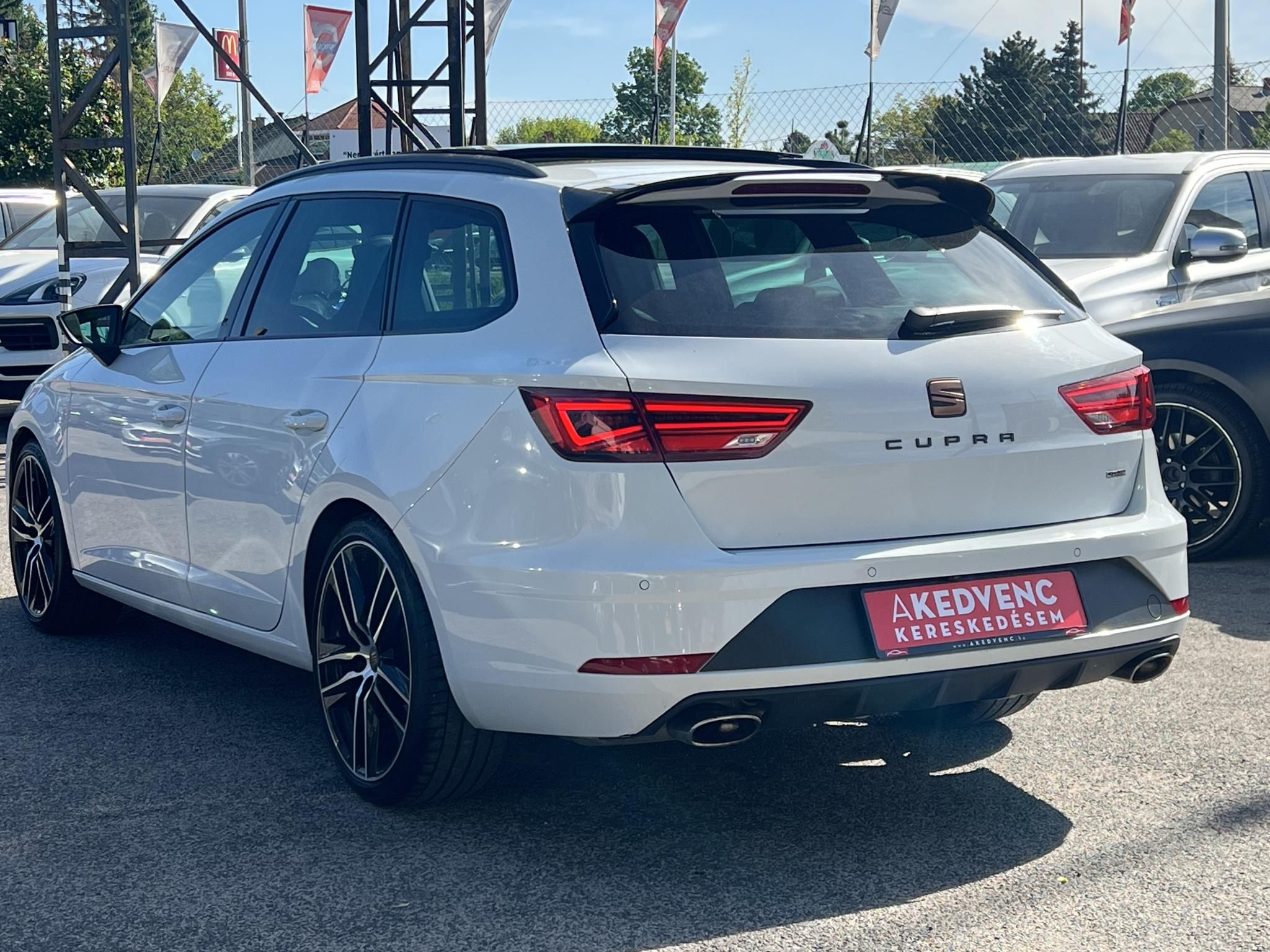 SEAT LEON ST 2.0 TSI Cupra 4Drive DSG Magyarországi. teljes szerviztörténet!
