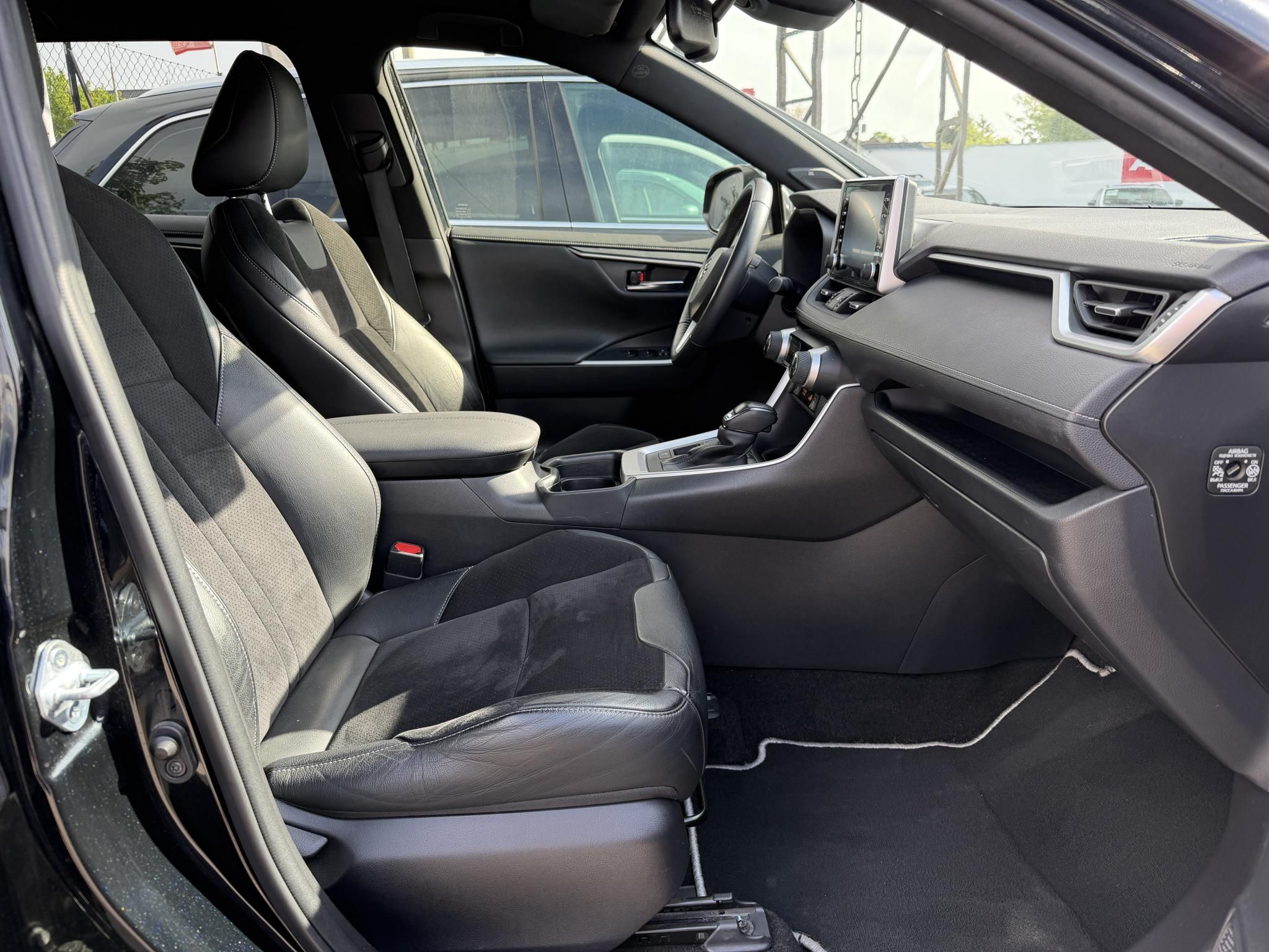 TOYOTA RAV 4 Rav4 2.5 Hybrid Black Edition e-CVT JBL 126e km. LED. sérülésmentes. CARPLAY. kifogástalan állapot!