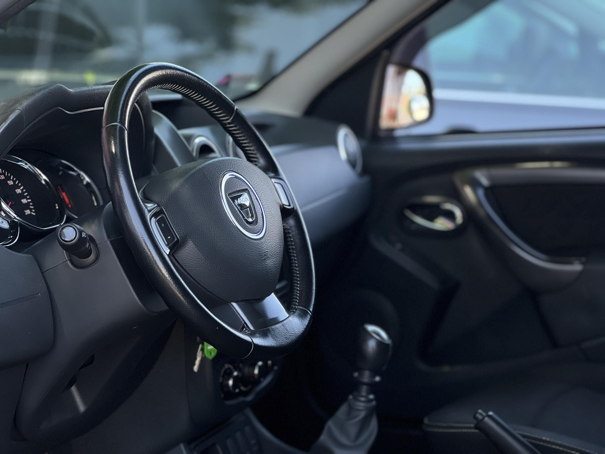 DACIA DUSTER 1.2 TCe Arctic 107e km. M.o.-i. klíma téli-nyári kerék!