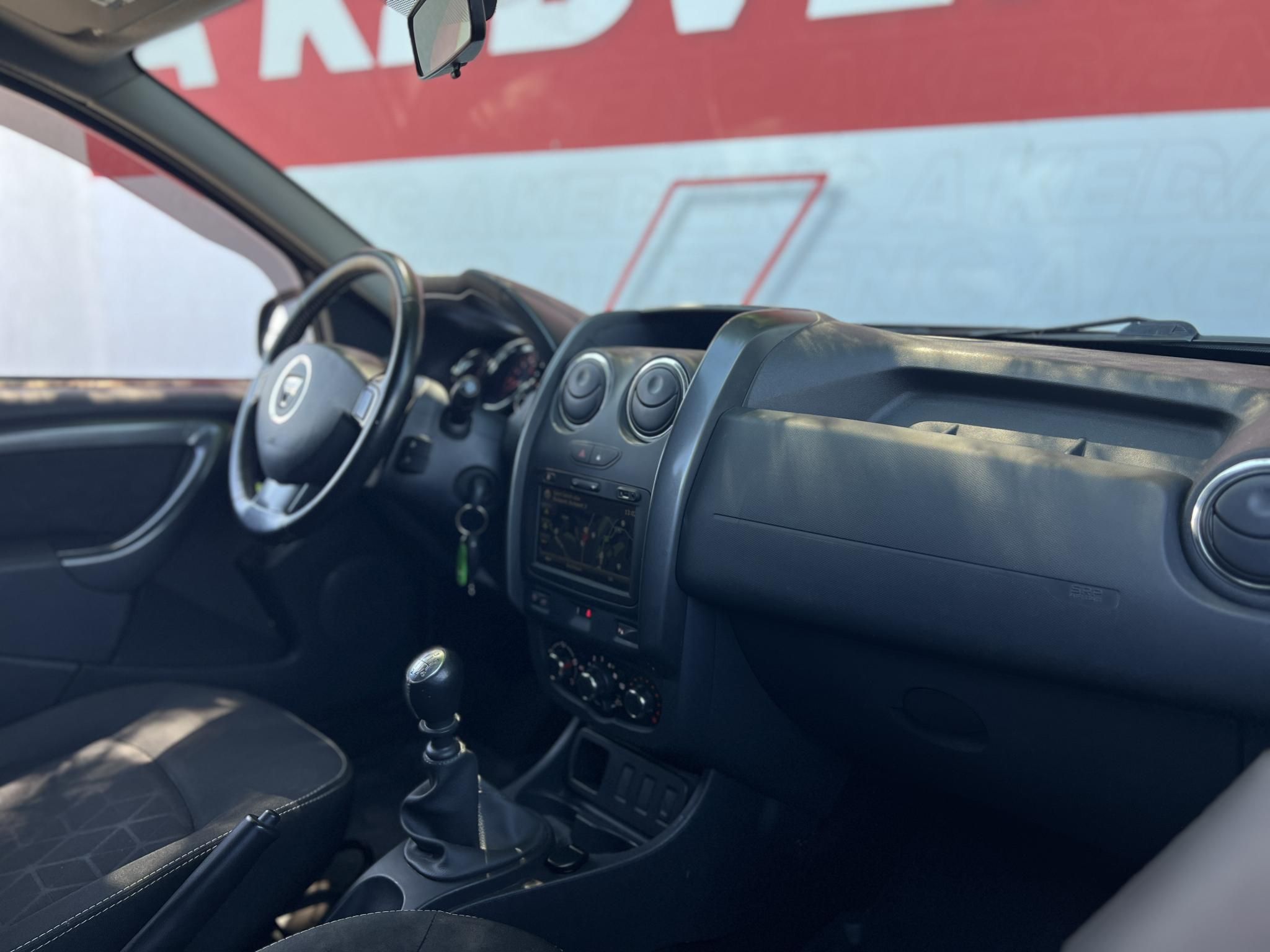 DACIA DUSTER 1.2 TCe Arctic 107e km. M.o.-i. klíma téli-nyári kerék!