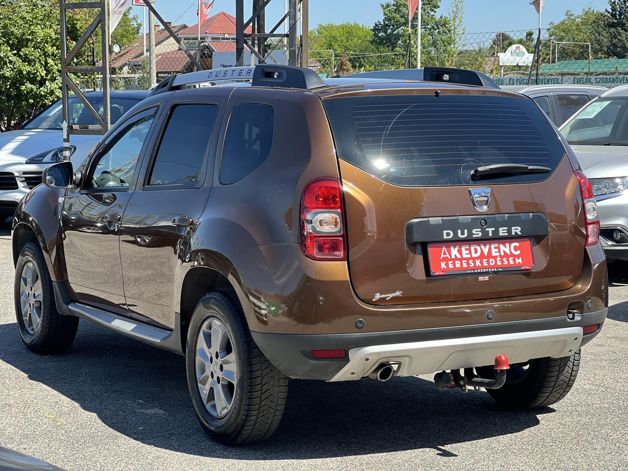 DACIA DUSTER 1.2 TCe Arctic 107e km. M.o.-i. klíma téli-nyári kerék!