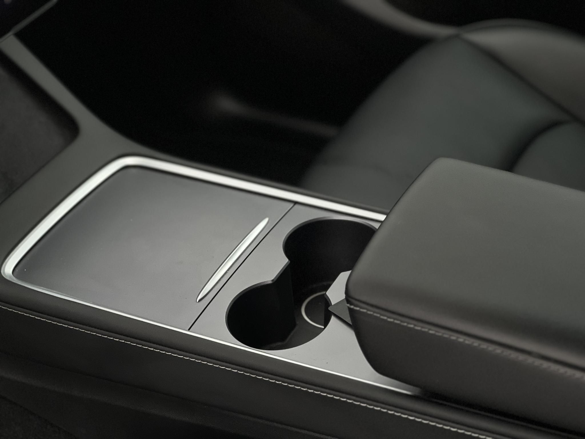 TESLA MODEL Y Long Range AWD (Automata) AMD Ryzen. hőszivattyú. mátrix LED. premium hifi
