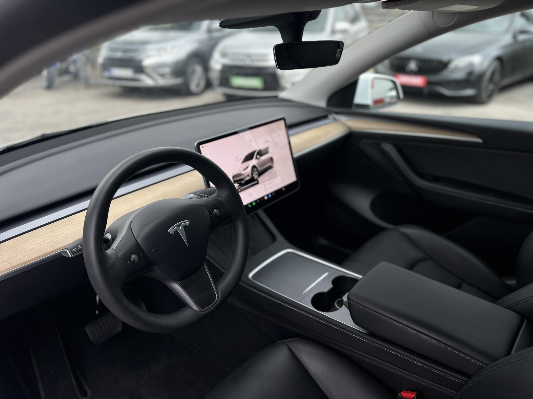 TESLA MODEL Y Long Range AWD (Automata) AMD Ryzen. hőszivattyú. mátrix LED. premium hifi