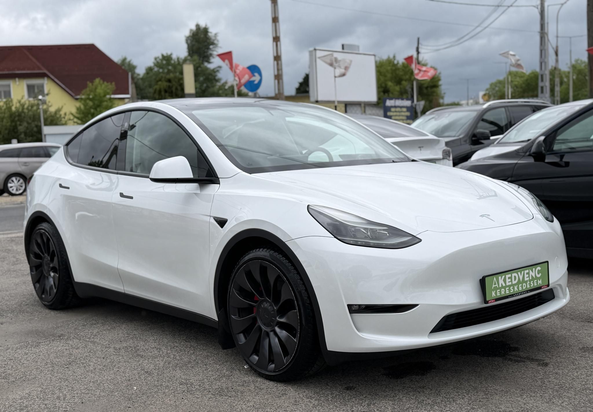 TESLA MODEL Y Performance AWD (Automata) 45e km. AMD Ryzen. mátrix LED. hőszivattyú. teljeskörű garancia!