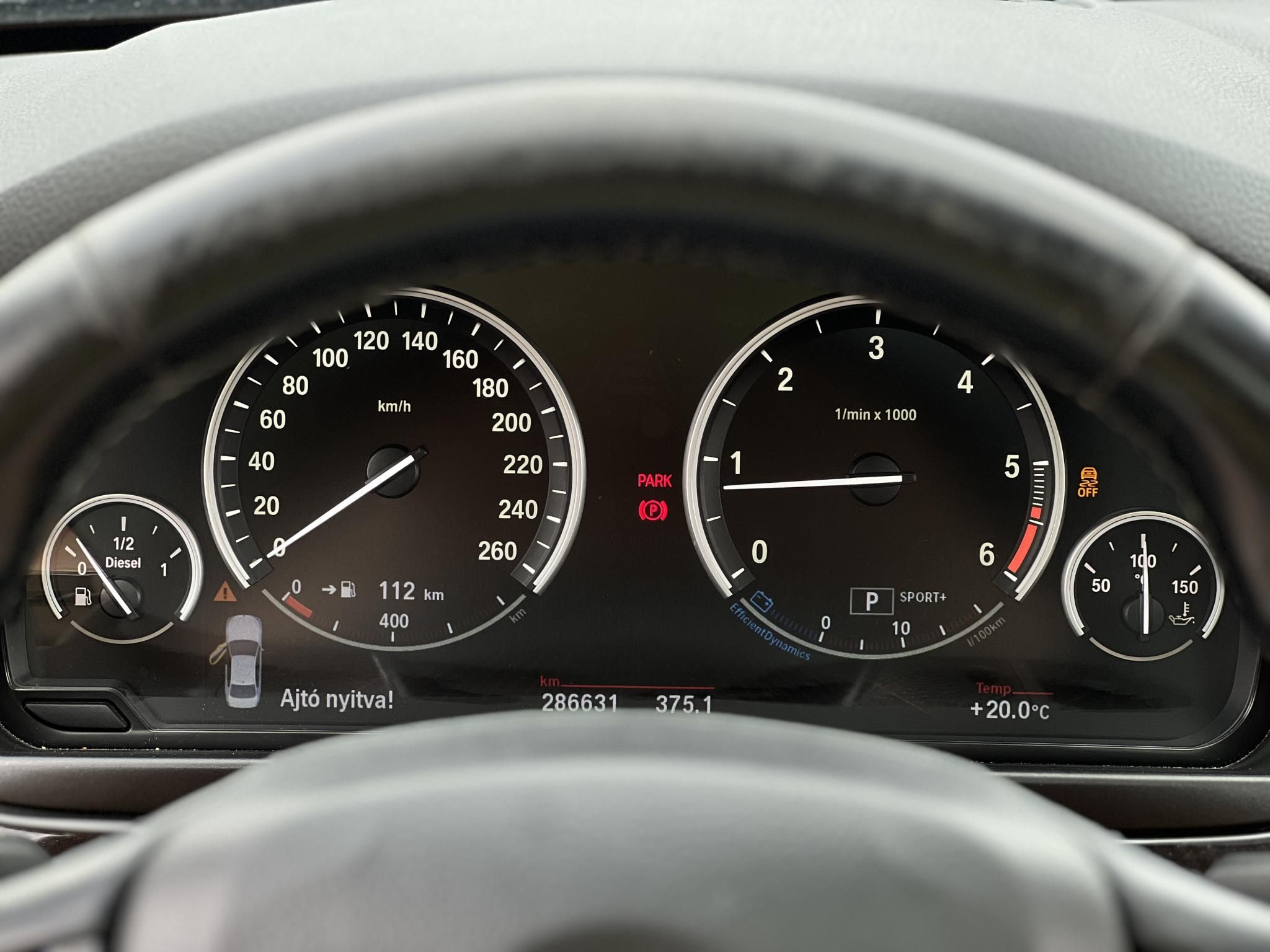 BMW 520d (Automata) Napfénytető. vaj bőrbelső. memória. HUD. kamera. 2 gyári kulcs!