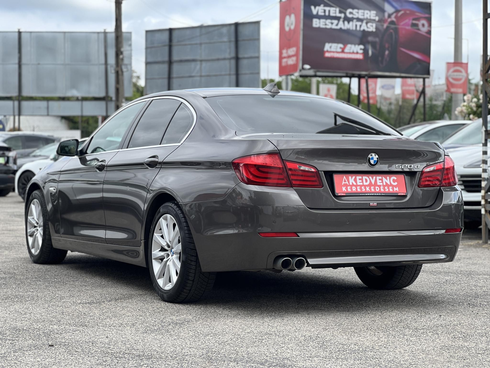 BMW 520d (Automata) Napfénytető. vaj bőrbelső. memória. HUD. kamera. 2 gyári kulcs!