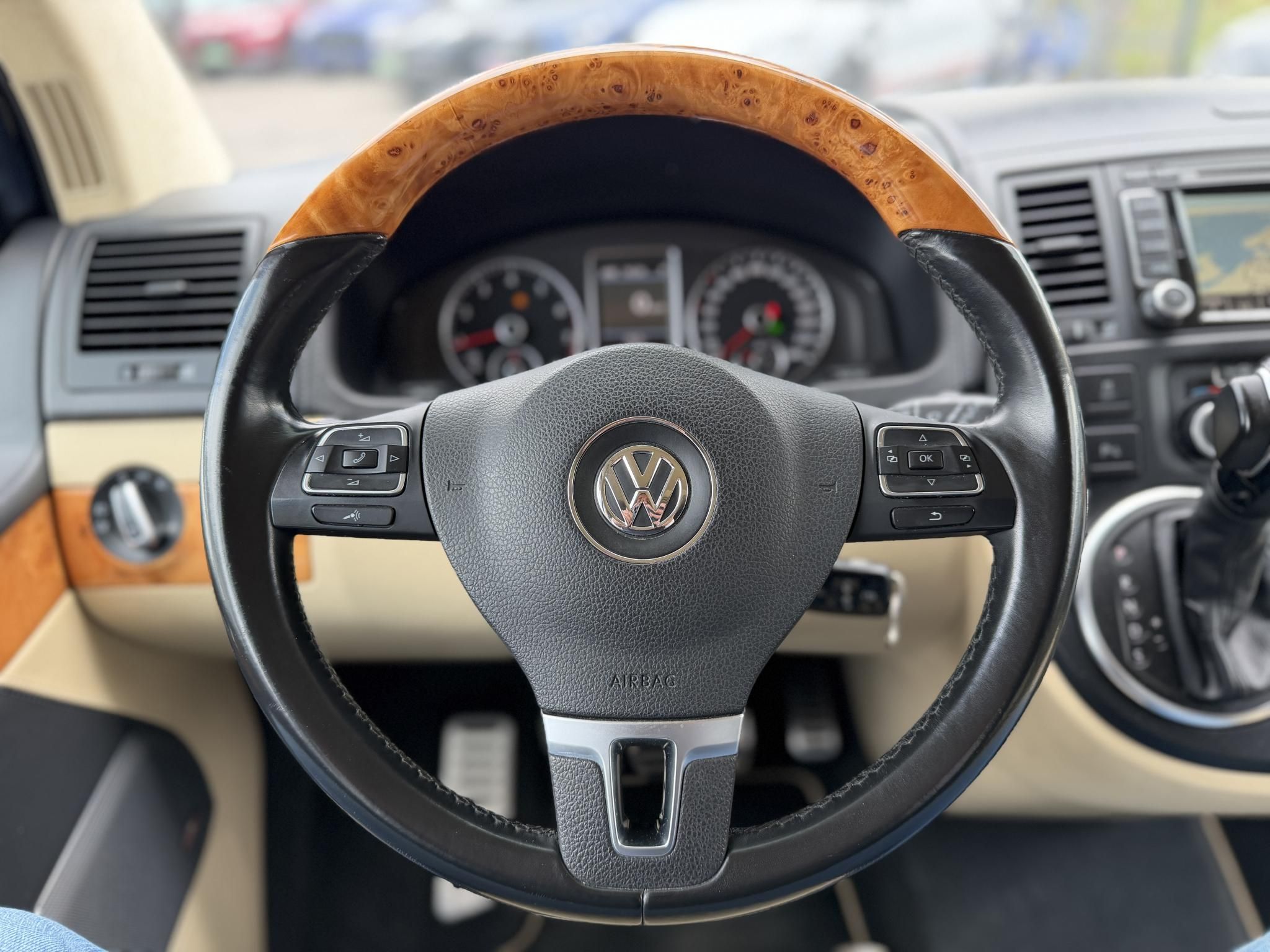 VOLKSWAGEN MULTIVAN Highline Business VIP Nagyon ritka kivitel!