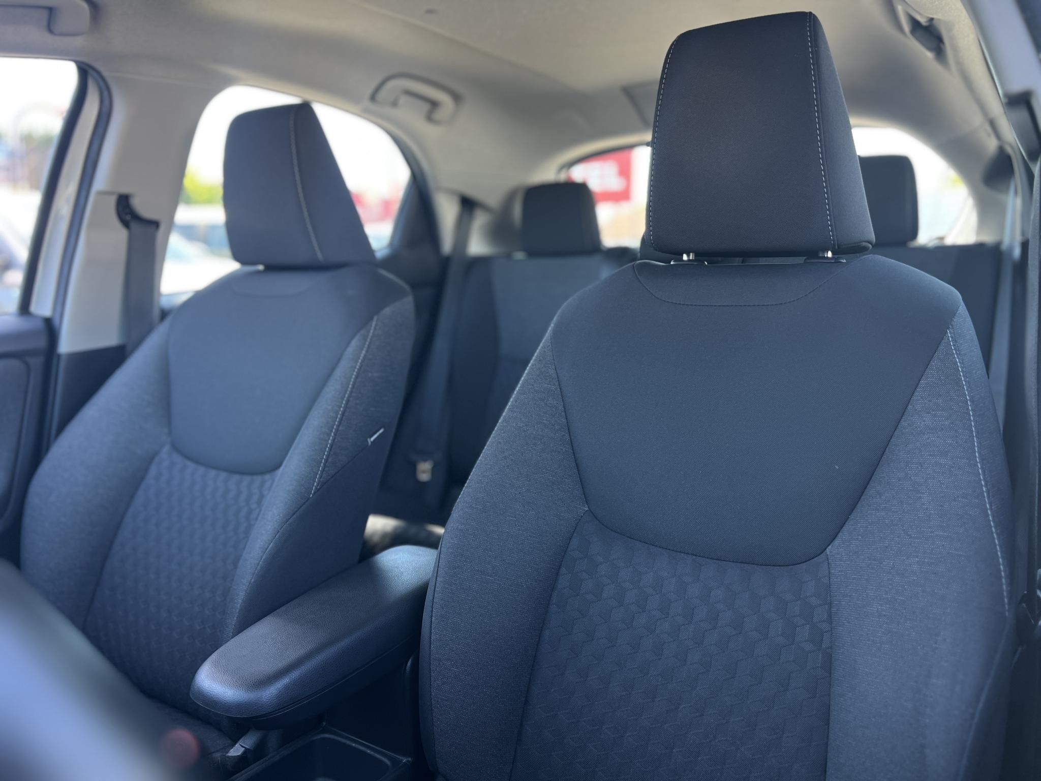 TOYOTA YARIS 1.5 Hybrid Executive e-CVT 103e km. LED fényszórók. táblafelismerő. ülésfűtés. kamera. digitklíma!