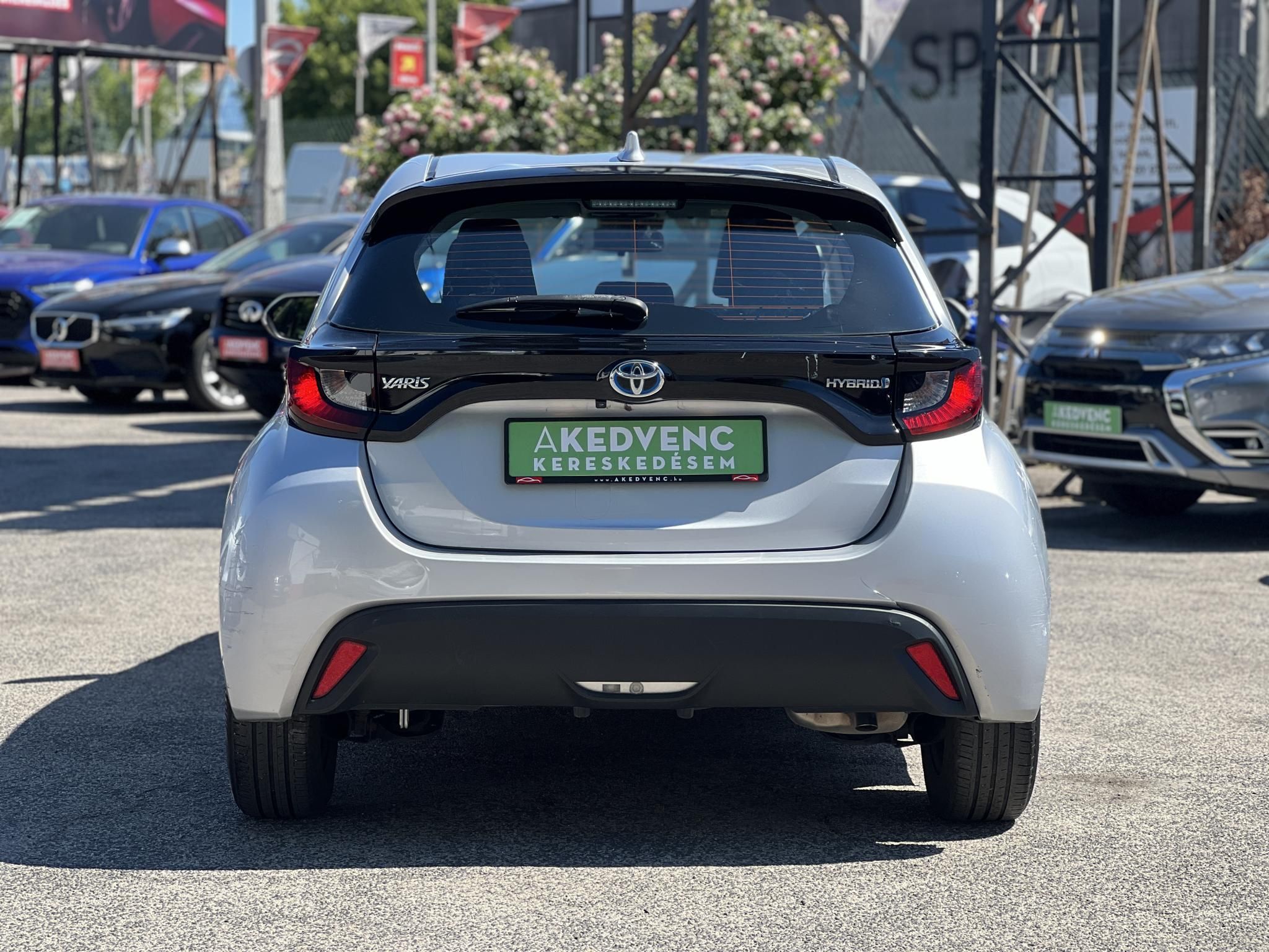 TOYOTA YARIS 1.5 Hybrid Executive e-CVT 103e km. LED fényszórók. táblafelismerő. ülésfűtés. kamera. digitklíma!