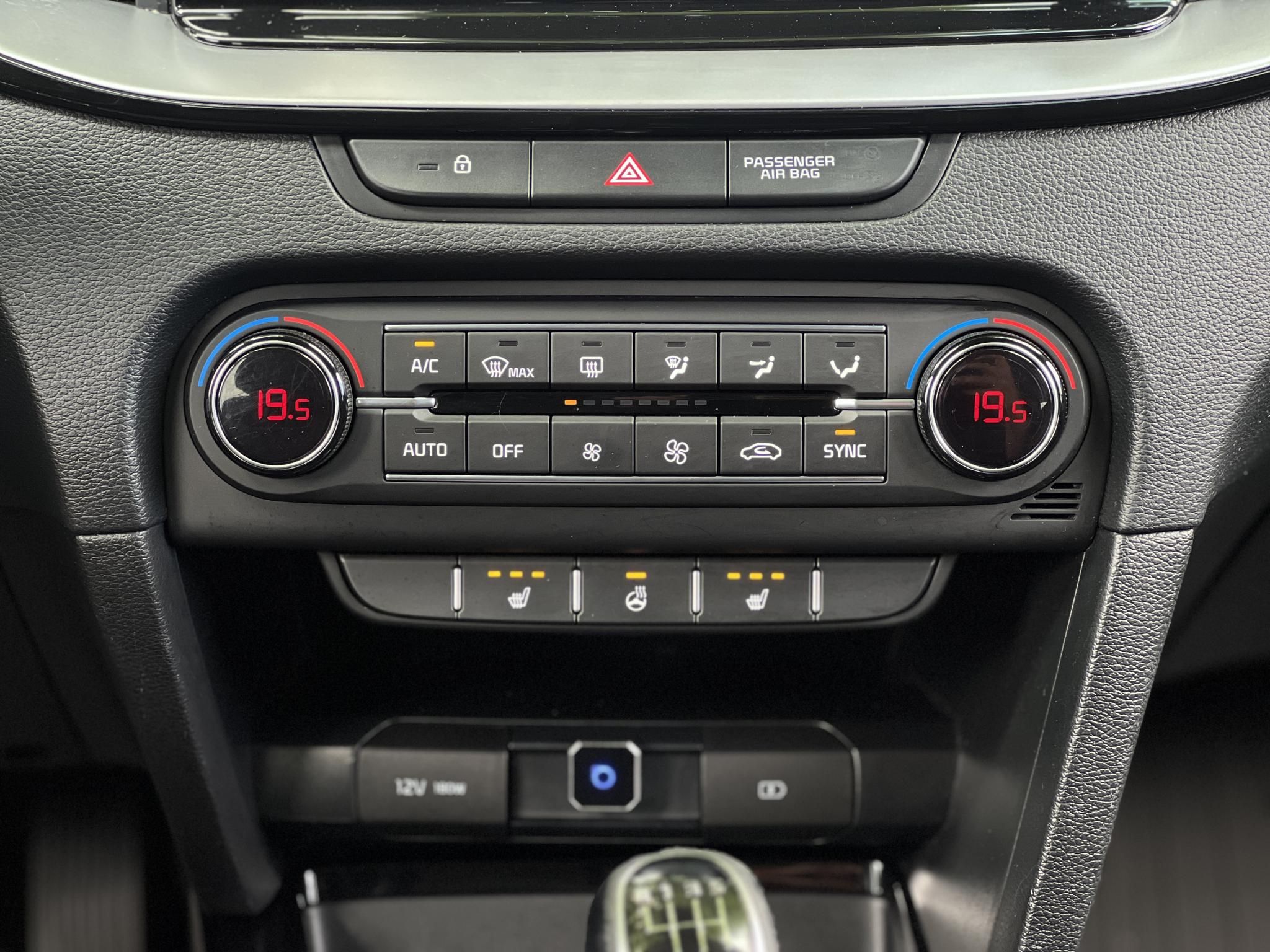 KIA CEE'D Ceed 1.6 CRDi HP Gold Carplay T.kamera Gyári garancia!