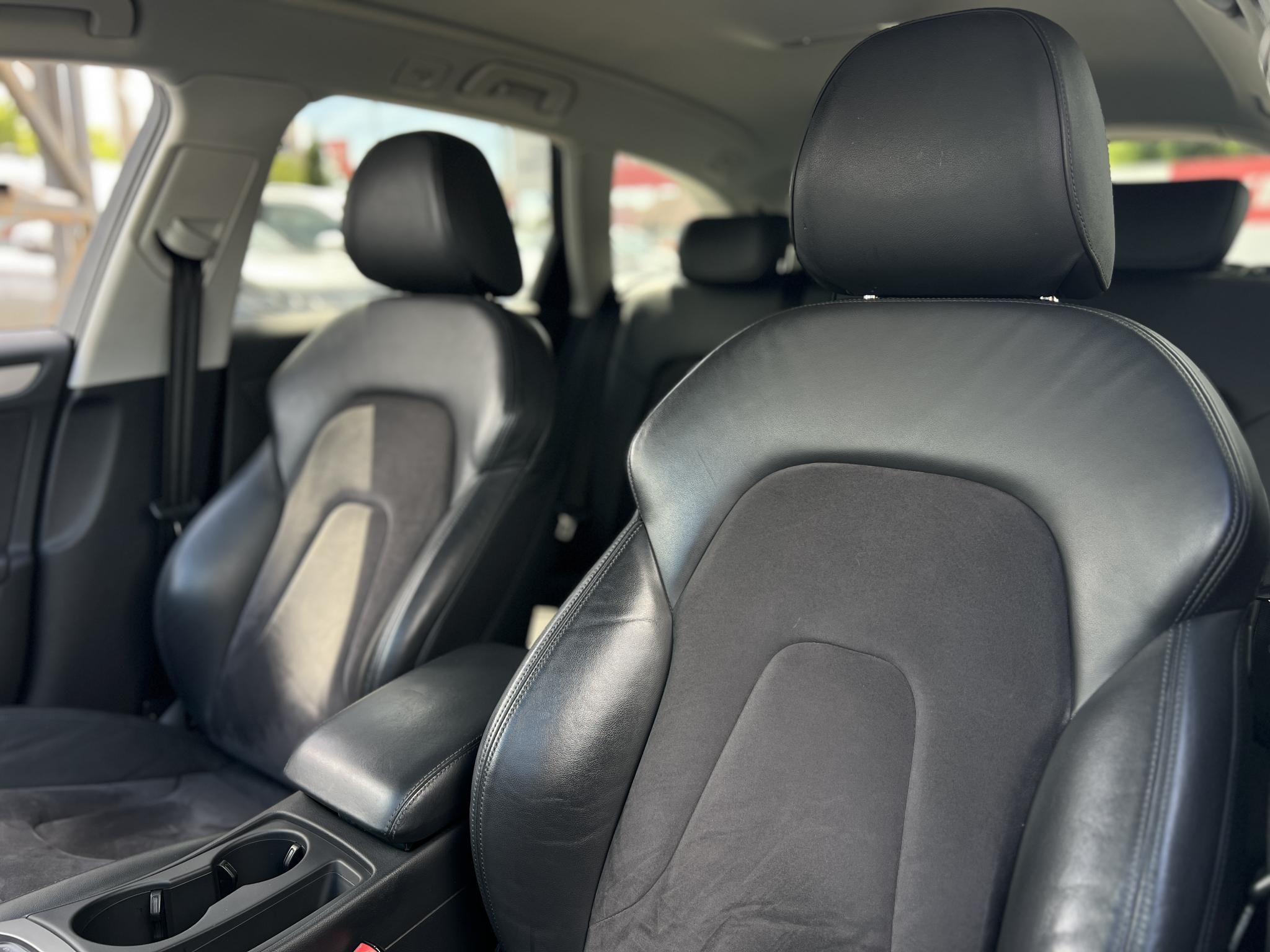AUDI A4 Avant 2.0 TDI DPF EU5 S-line Vezetett szervizkönyv!