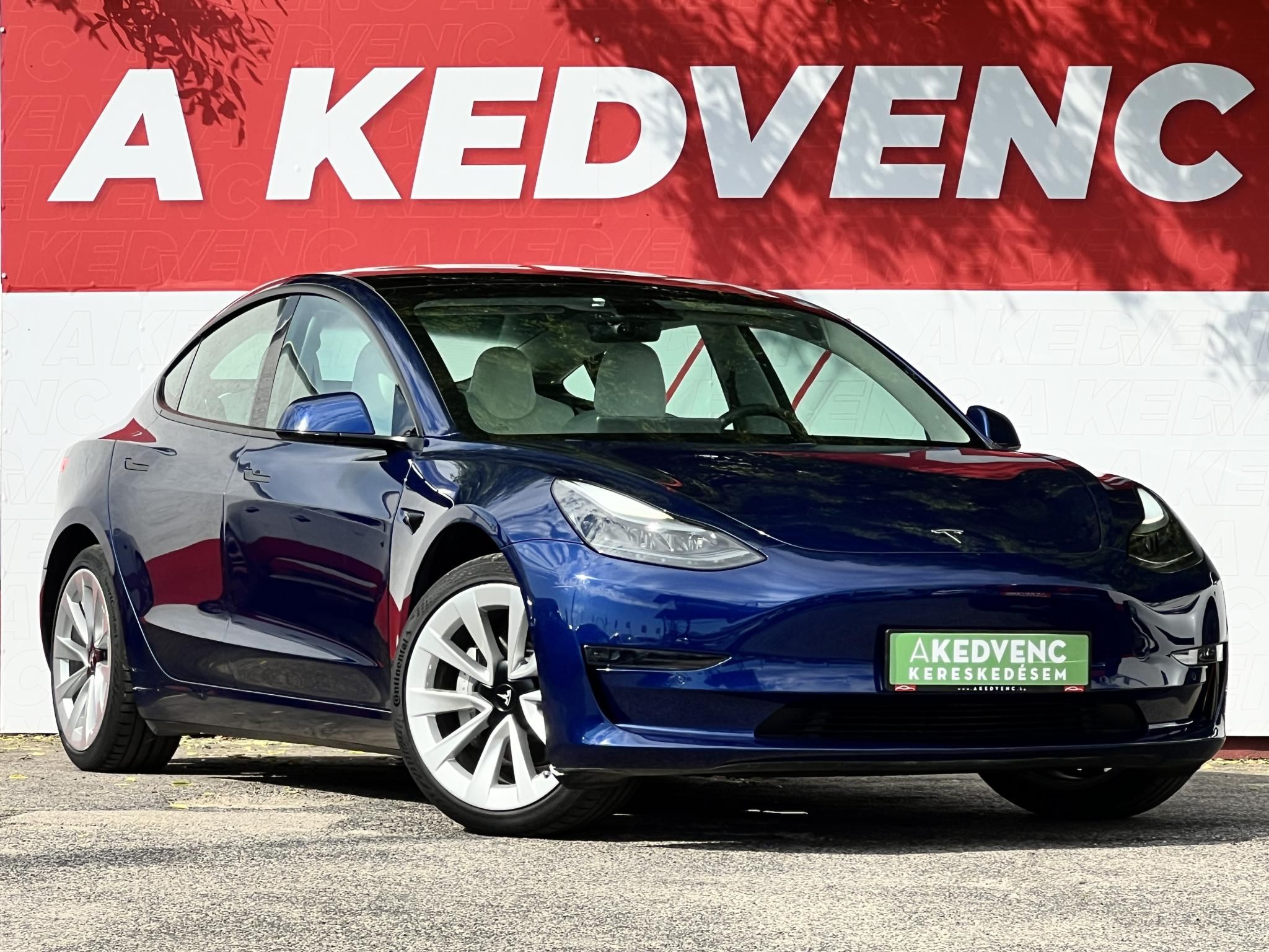 TESLA MODEL 3 Long Range AWD (Automata) 44e km. FEHÉR BELSŐ. mátrix LED. hőszivattyú. garanciális!