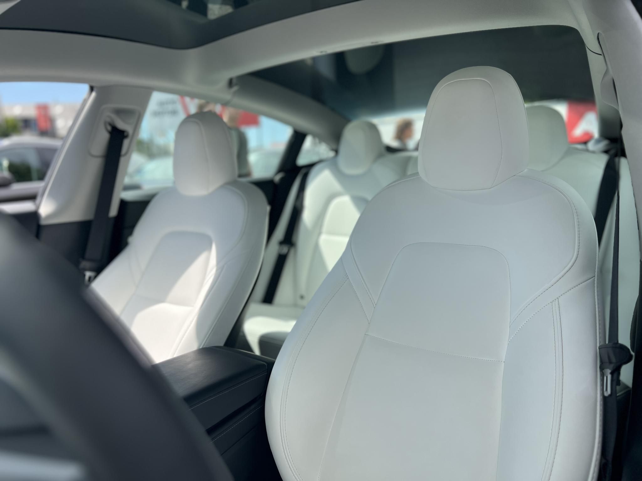 TESLA MODEL 3 Long Range AWD (Automata) 44e km. FEHÉR BELSŐ. mátrix LED. hőszivattyú. garanciális!
