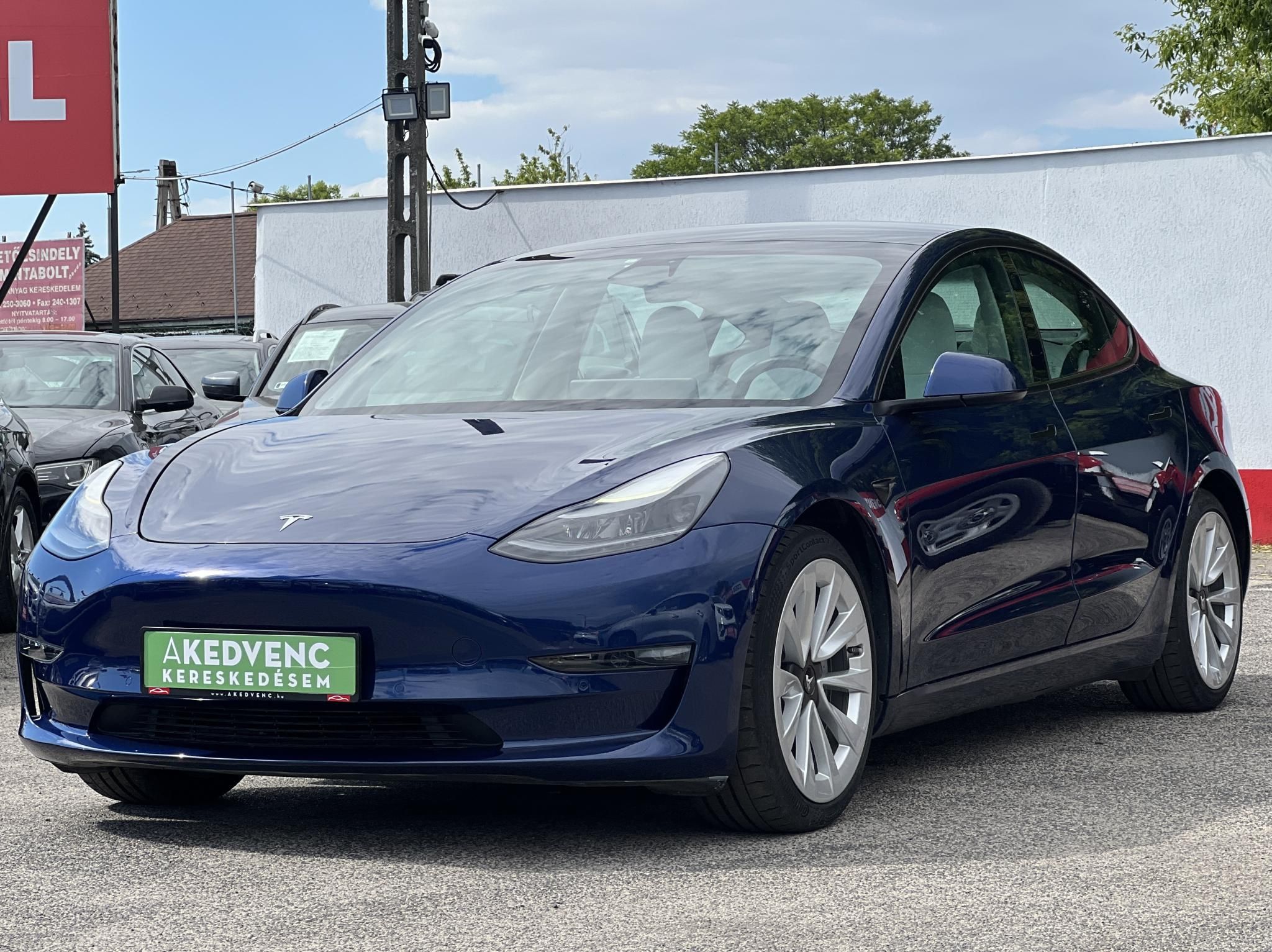 TESLA MODEL 3 Long Range AWD (Automata) 44e km. FEHÉR BELSŐ. mátrix LED. hőszivattyú. garanciális!