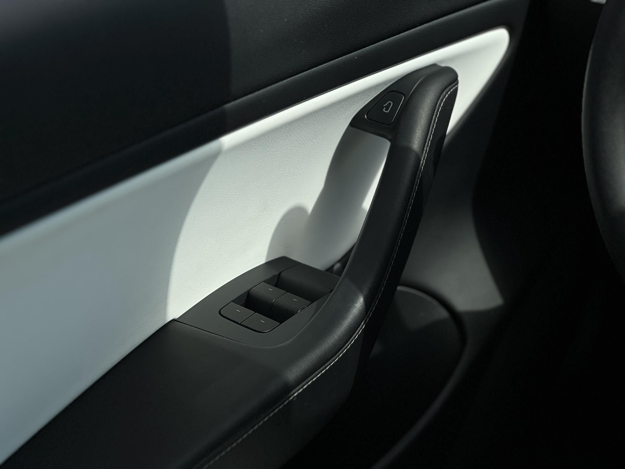 TESLA MODEL 3 Long Range AWD (Automata) 44e km. FEHÉR BELSŐ. mátrix LED. hőszivattyú. garanciális!