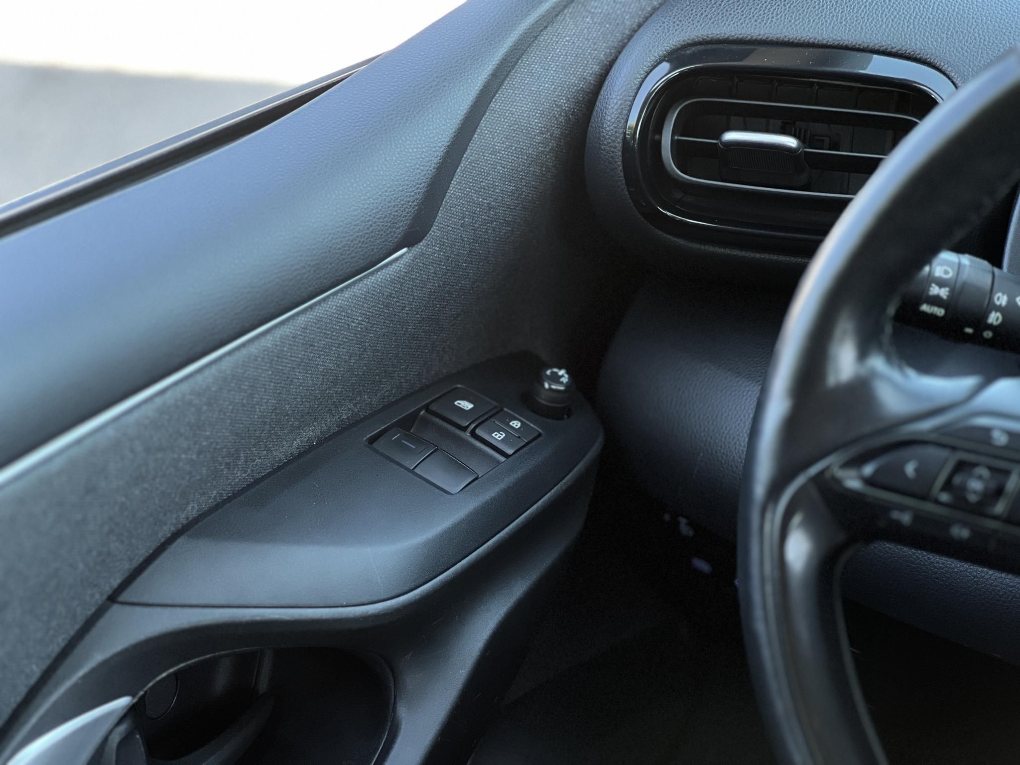 TOYOTA YARIS 1.5 Hybrid Comfort Tech e-CVT 103e km. táblafelismerő. ülésfűtés. kamera. digitklíma
