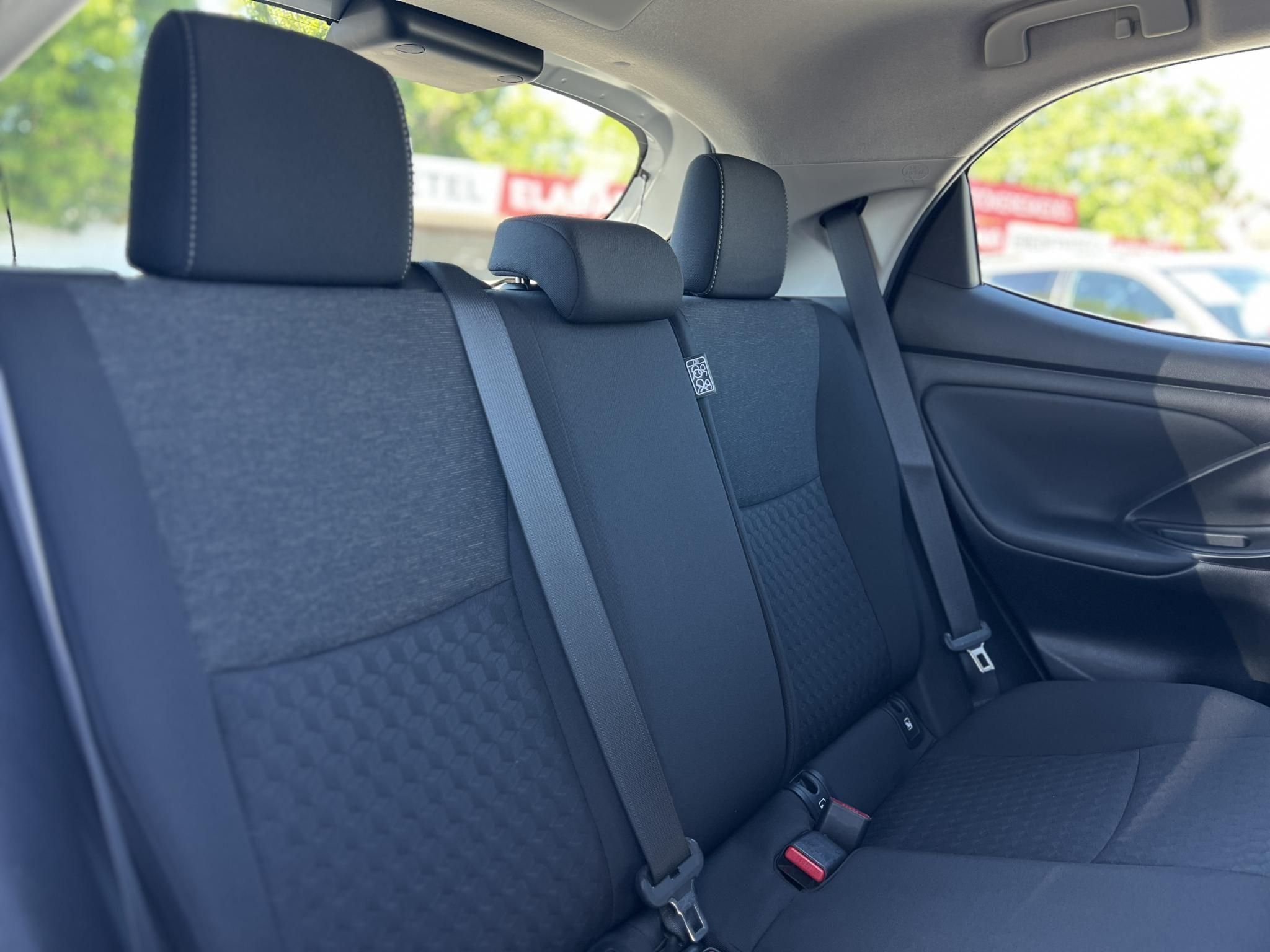 TOYOTA YARIS 1.5 Hybrid Comfort Tech e-CVT 103e km. táblafelismerő. ülésfűtés. kamera. digitklíma