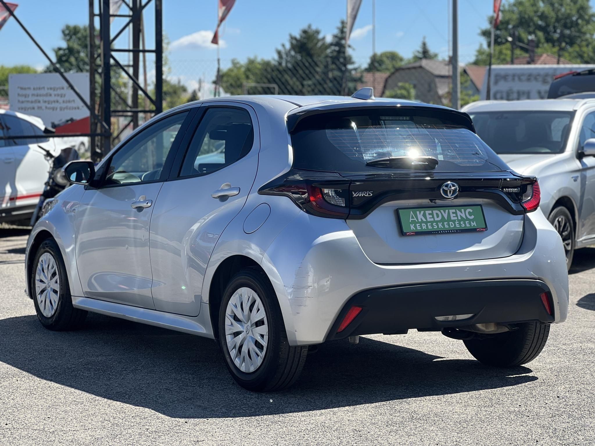TOYOTA YARIS 1.5 Hybrid Comfort Tech e-CVT 103e km. táblafelismerő. ülésfűtés. kamera. digitklíma