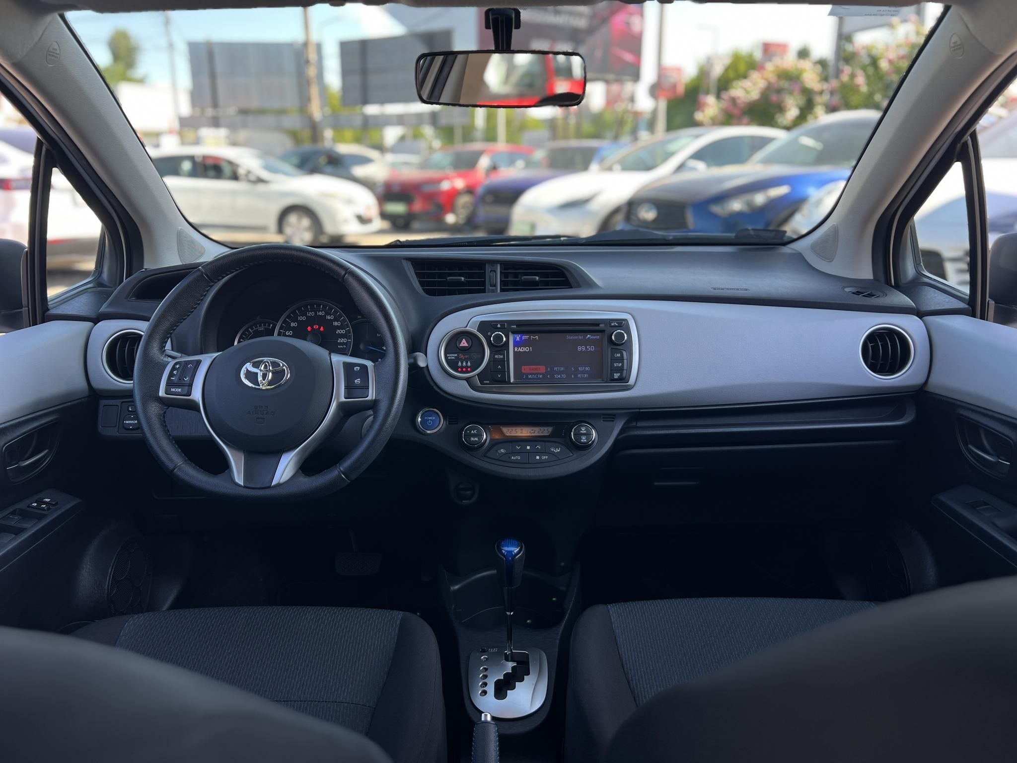 TOYOTA YARIS 1.5 HSD Trend e-CVT 103e km. Márkaszervizelt!