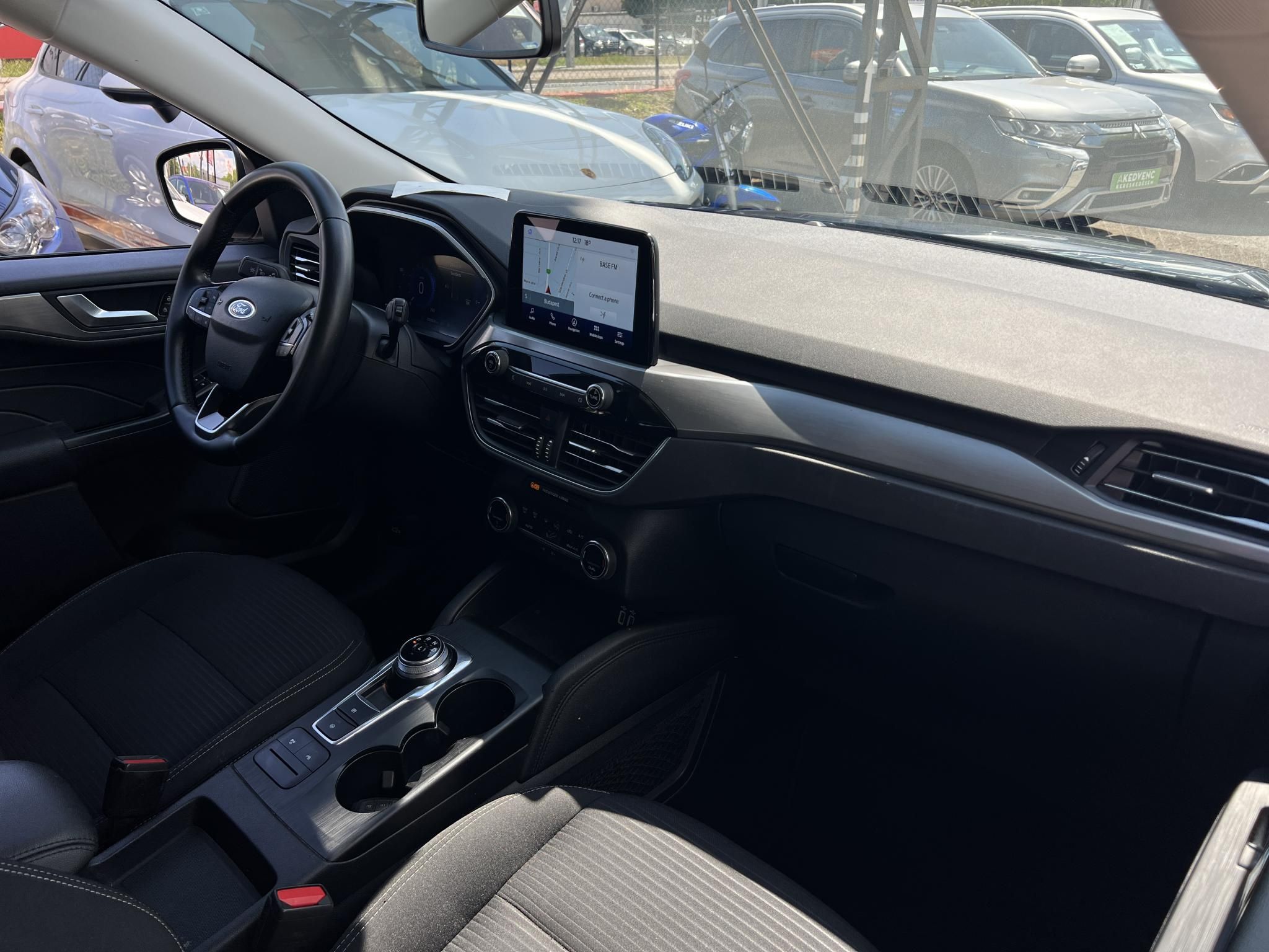 FORD KUGA 2.5 FHEV Titanium CVT 89e km!