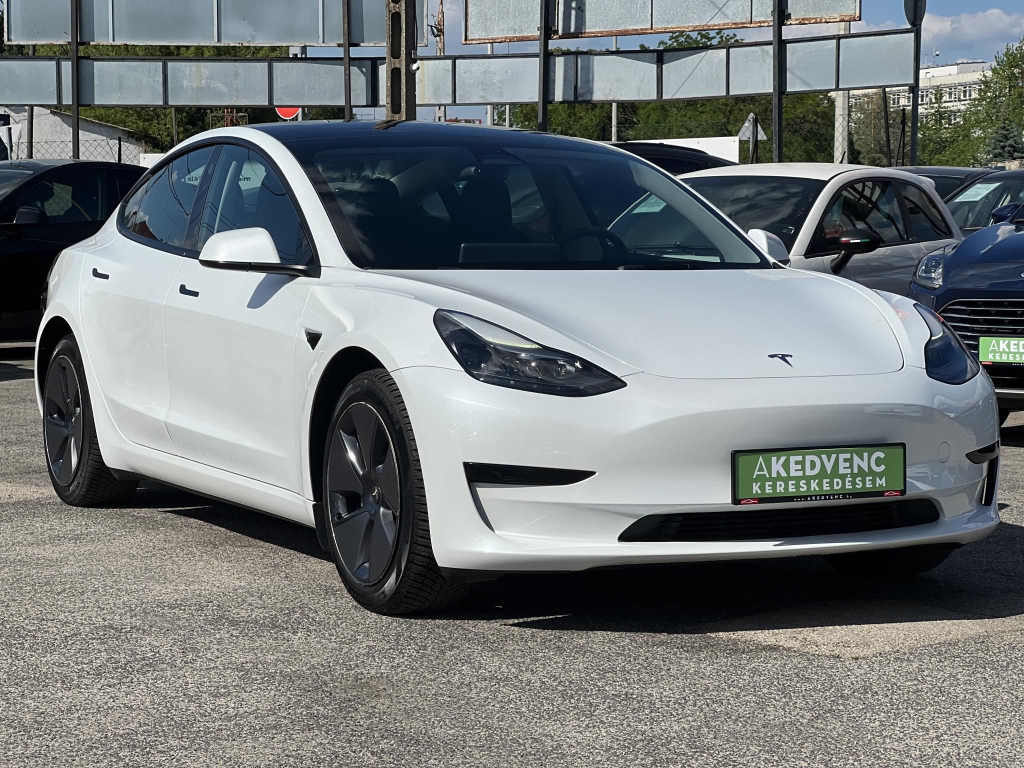 TESLA MODEL 3 RWD (Automata) 37e km. AMD Ryzen. hőszivattyú. LFP akku. garanciális!
