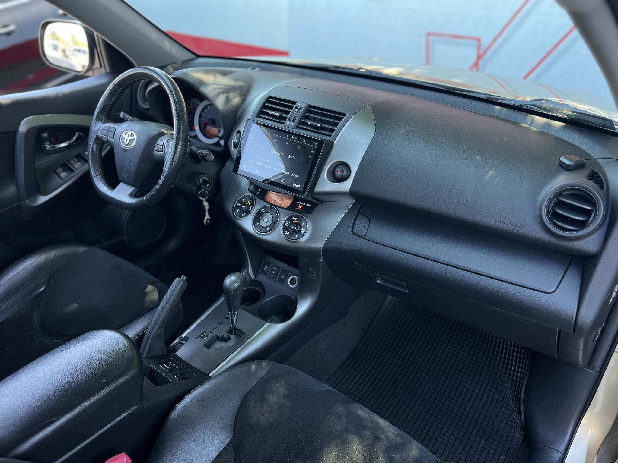 TOYOTA RAV 4 Rav4 2.0 4x4 Executive CVT Alcantara belső. kormányváltó. parkolóradar