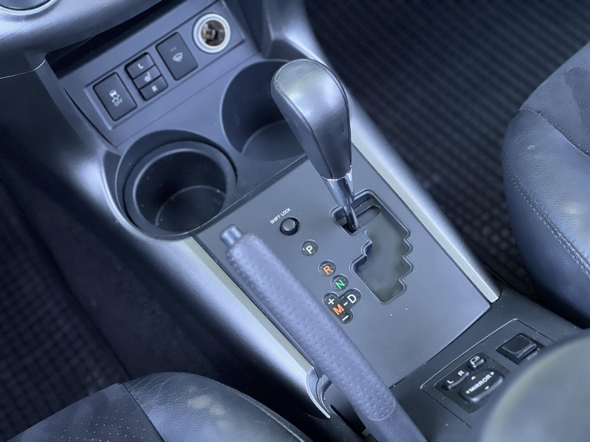 TOYOTA RAV 4 Rav4 2.0 4x4 Executive CVT Alcantara belső. kormányváltó. parkolóradar