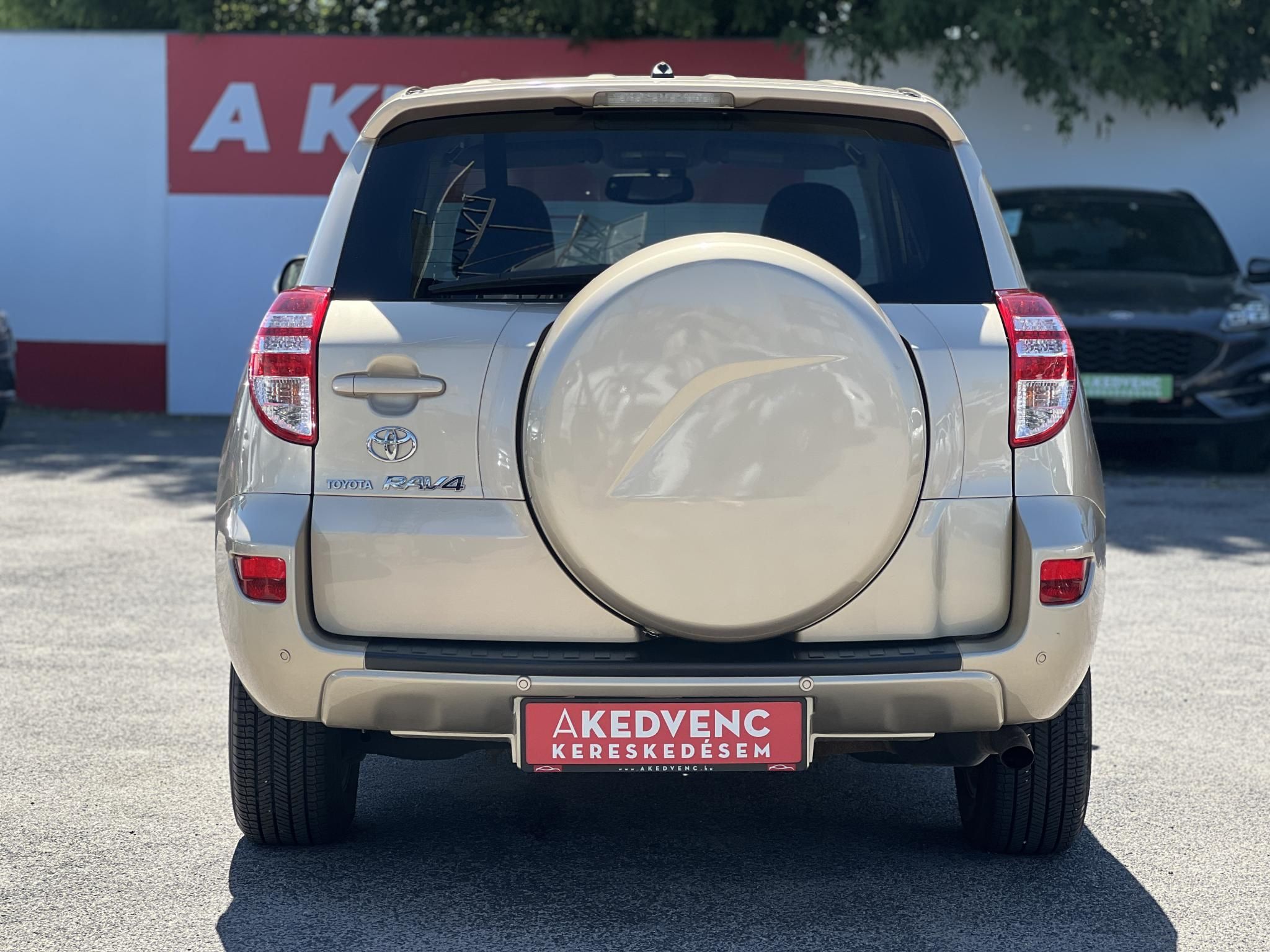 TOYOTA RAV 4 Rav4 2.0 4x4 Executive CVT Alcantara belső. kormányváltó. parkolóradar
