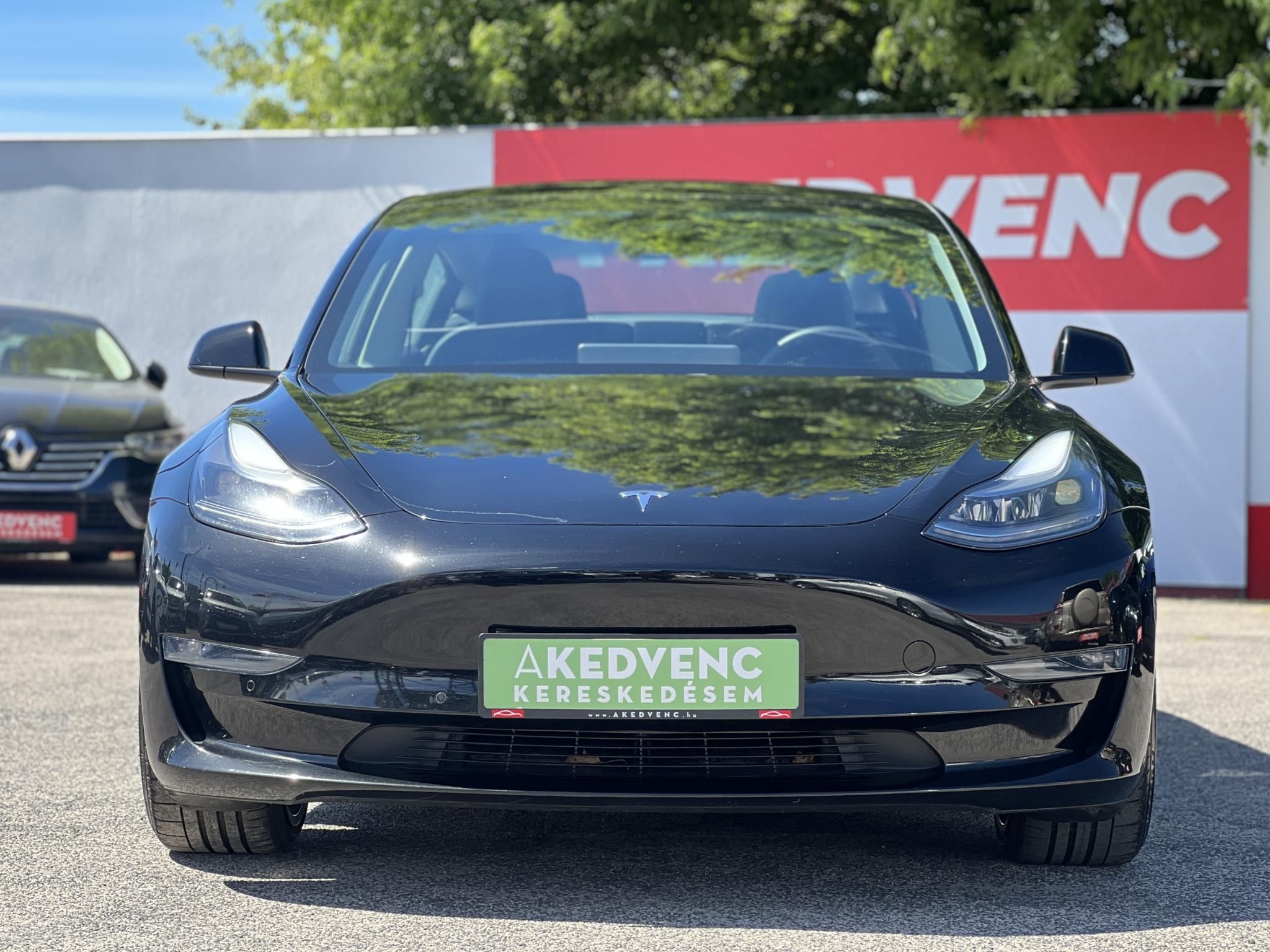 TESLA MODEL 3 Performance AWD (Automata) 87e km. mátrix LED. hőszivattyú. garanciális. téli-nyári kerék szett!