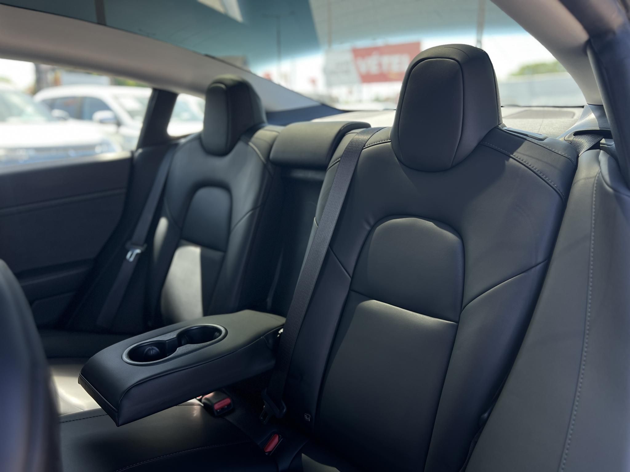 TESLA MODEL 3 Performance AWD (Automata) 87e km. mátrix LED. hőszivattyú. garanciális. téli-nyári kerék szett!