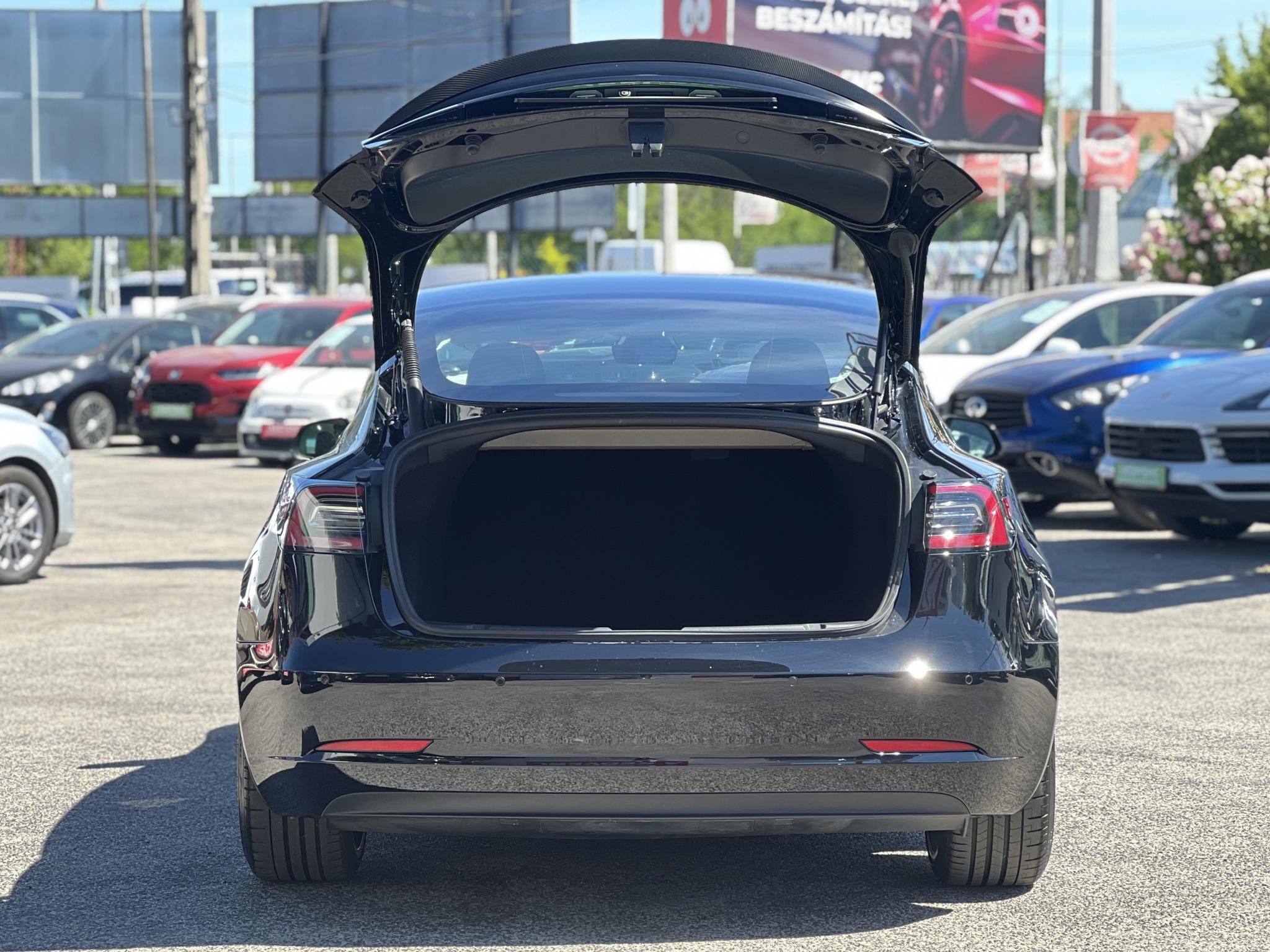 TESLA MODEL 3 Performance AWD (Automata) 87e km. mátrix LED. hőszivattyú. garanciális. téli-nyári kerék szett!