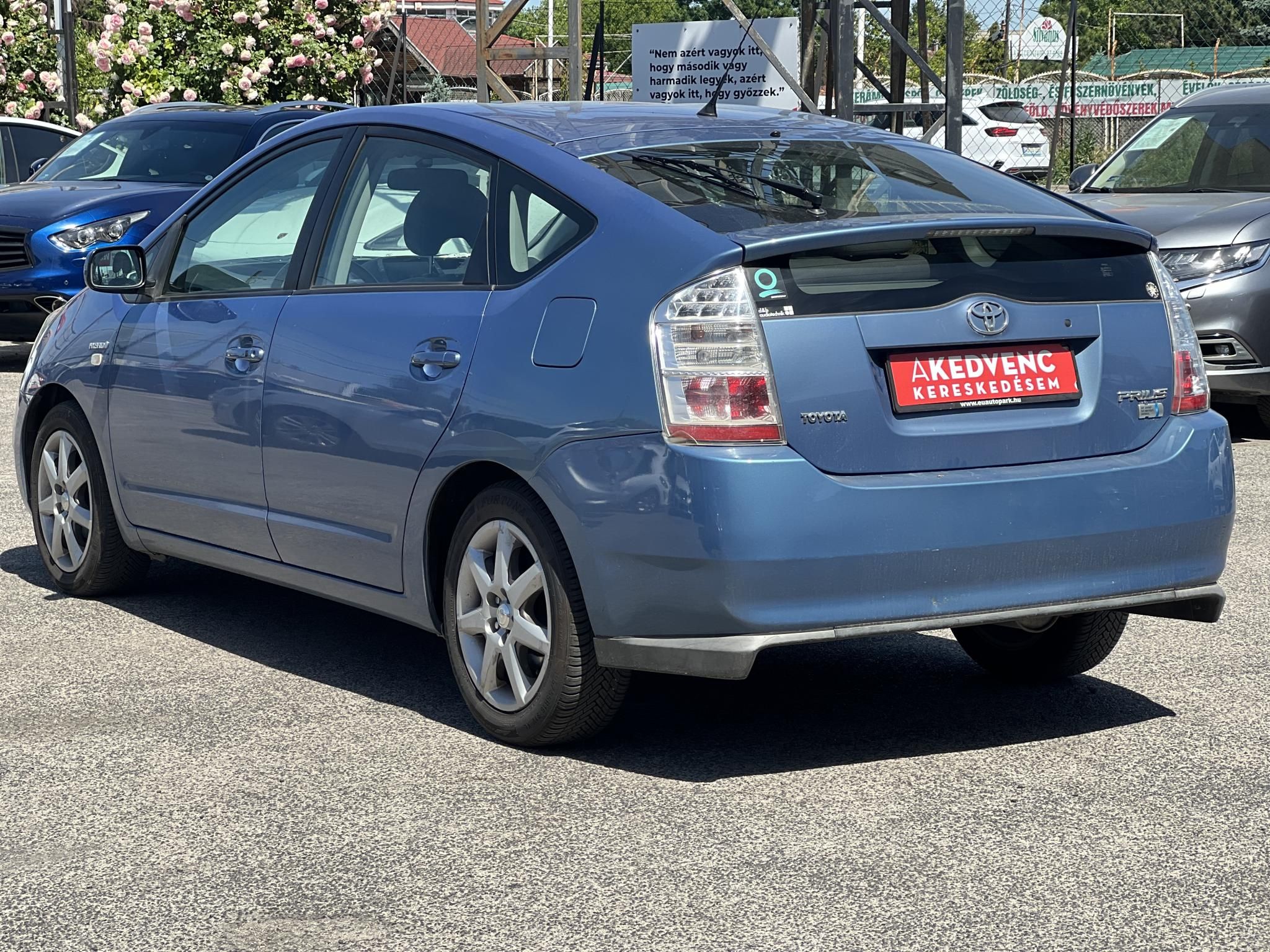 TOYOTA PRIUS 1.5 HSD (Automata) 4 évszakos gumik. Zsuffa Bélánál cserélt akkumulátor!