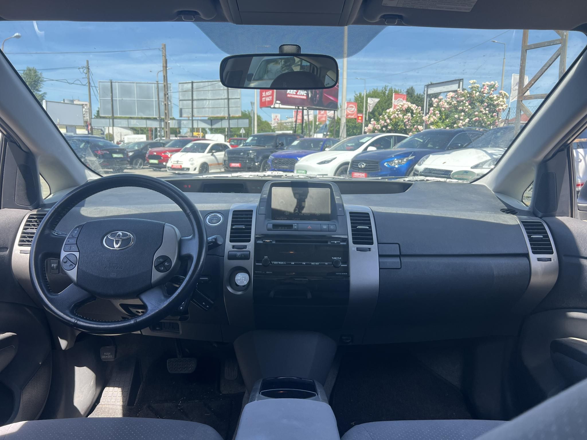 TOYOTA PRIUS 1.5 HSD (Automata) 4 évszakos gumik. Zsuffa Bélánál cserélt akkumulátor!
