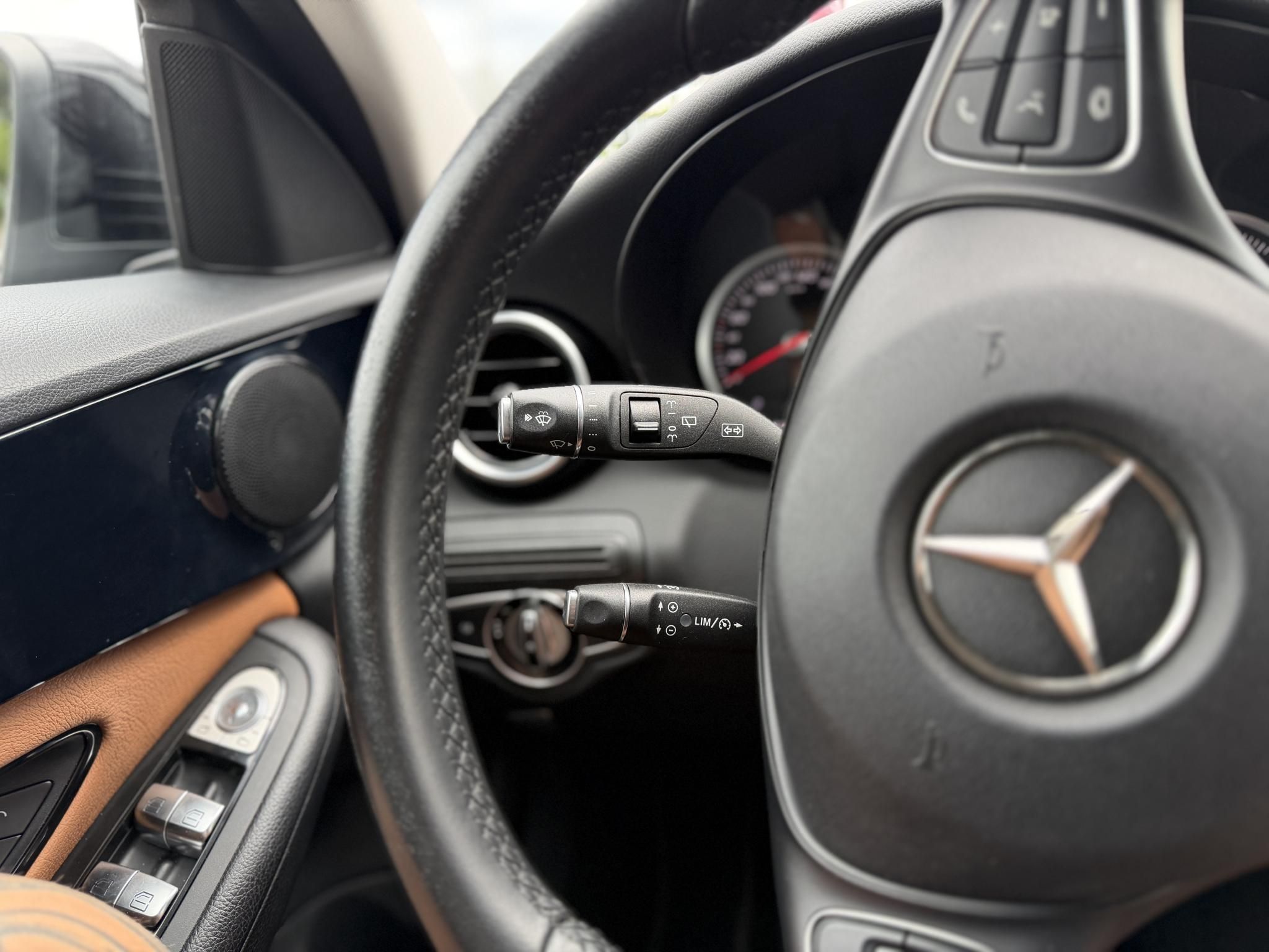 MERCEDES-BENZ C 300 T BlueTEC h HYBRID 7G-TRONIC 138e km. barna bőrbelső. bluetooth. navigáció. megkímélt állapot!