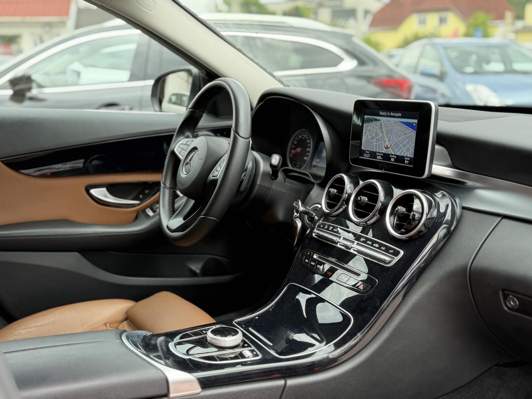 MERCEDES-BENZ C 300 T BlueTEC h HYBRID 7G-TRONIC 138e km. barna bőrbelső. bluetooth. navigáció. megkímélt állapot!