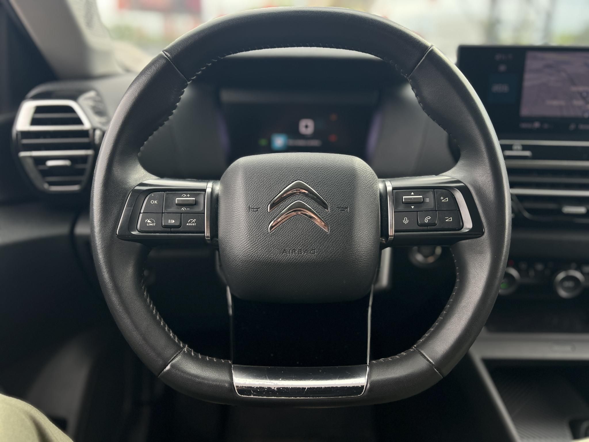 CITROEN C4 1.2 PureTech Feel Plus M.o.-i. 1.tul. 61e km. 360 kamera. HUD. Vonóhorog!
