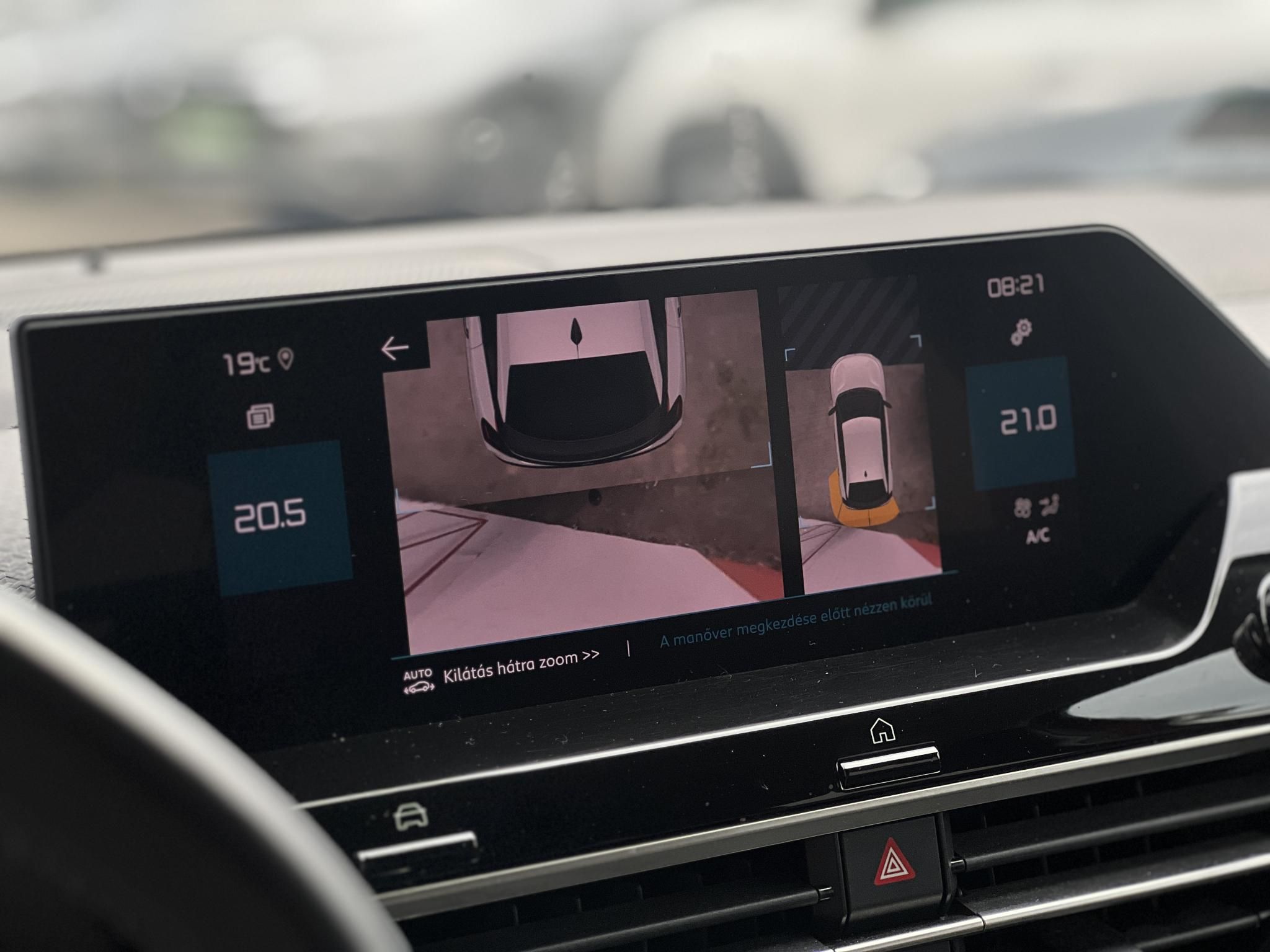 CITROEN C4 1.2 PureTech Feel Plus M.o.-i. 1.tul. 61e km. 360 kamera. HUD. Vonóhorog!