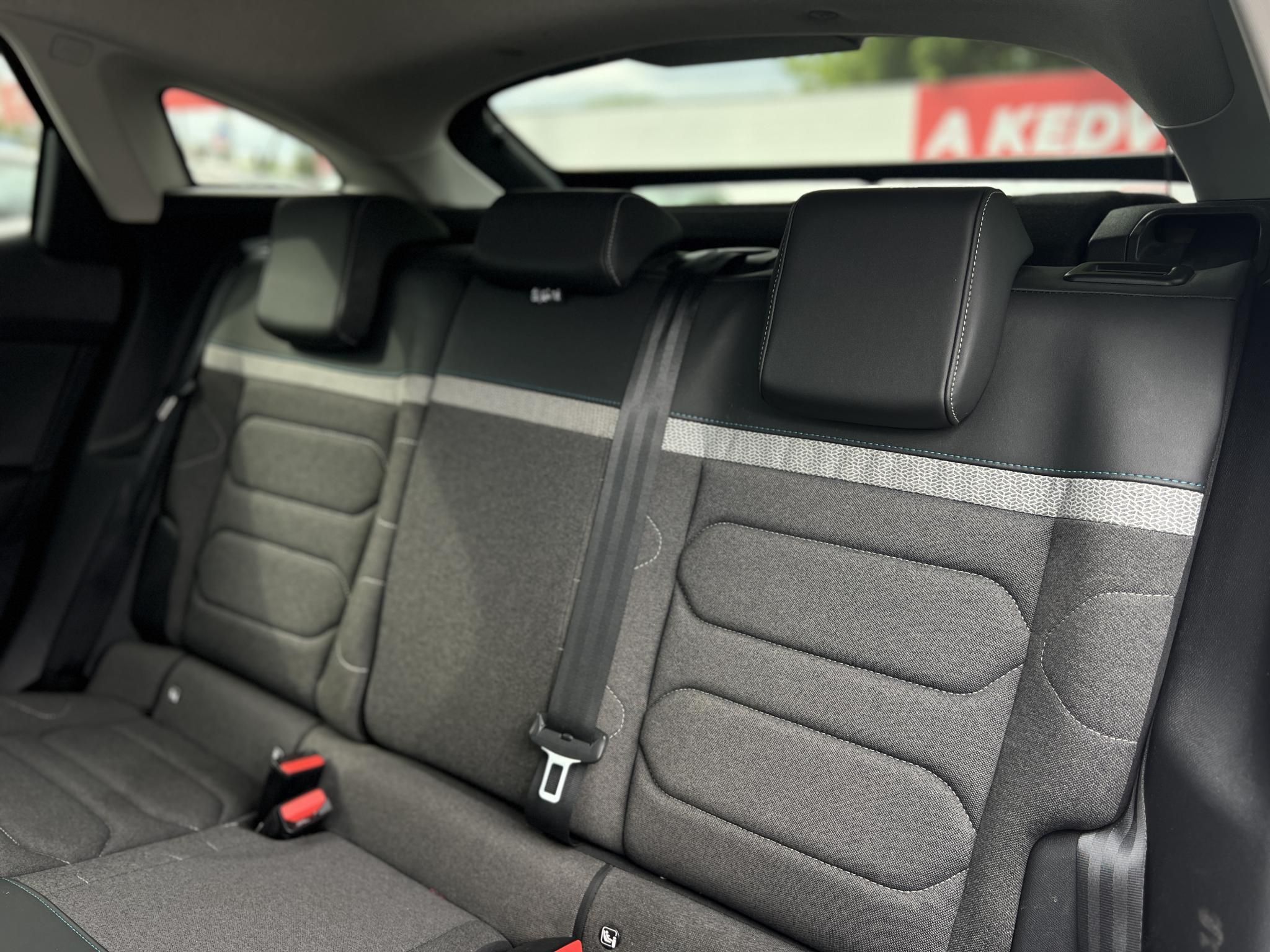 CITROEN C4 1.2 PureTech Feel Plus M.o.-i. 1.tul. 61e km. 360 kamera. HUD. Vonóhorog!