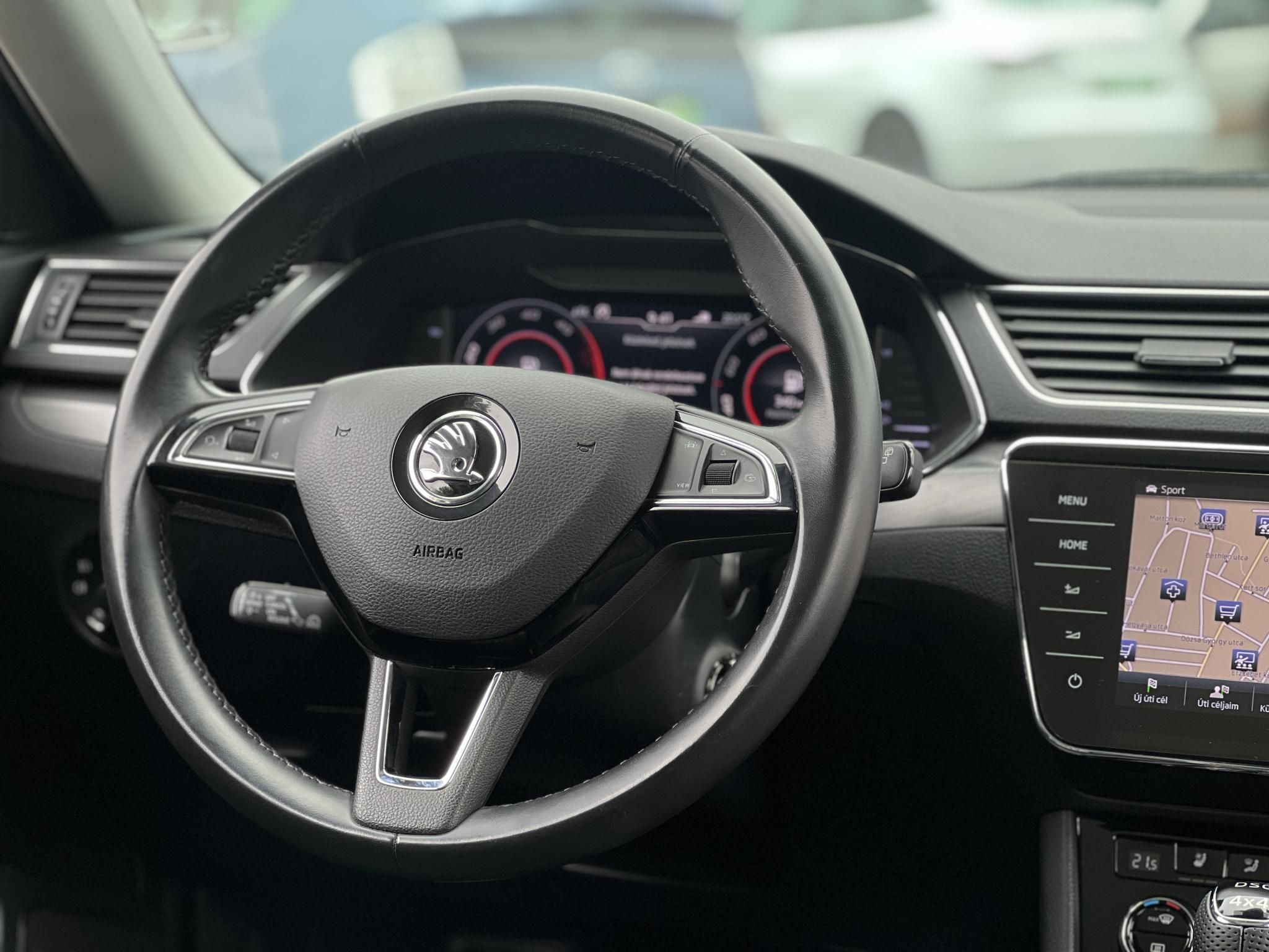 SKODA SUPERB Combi 2.0 TDI SCR Style 4x4 DSG 158e km. M.o.-i. panorámatető. üléshűtés. virtual cockpit. CARPLAY!
