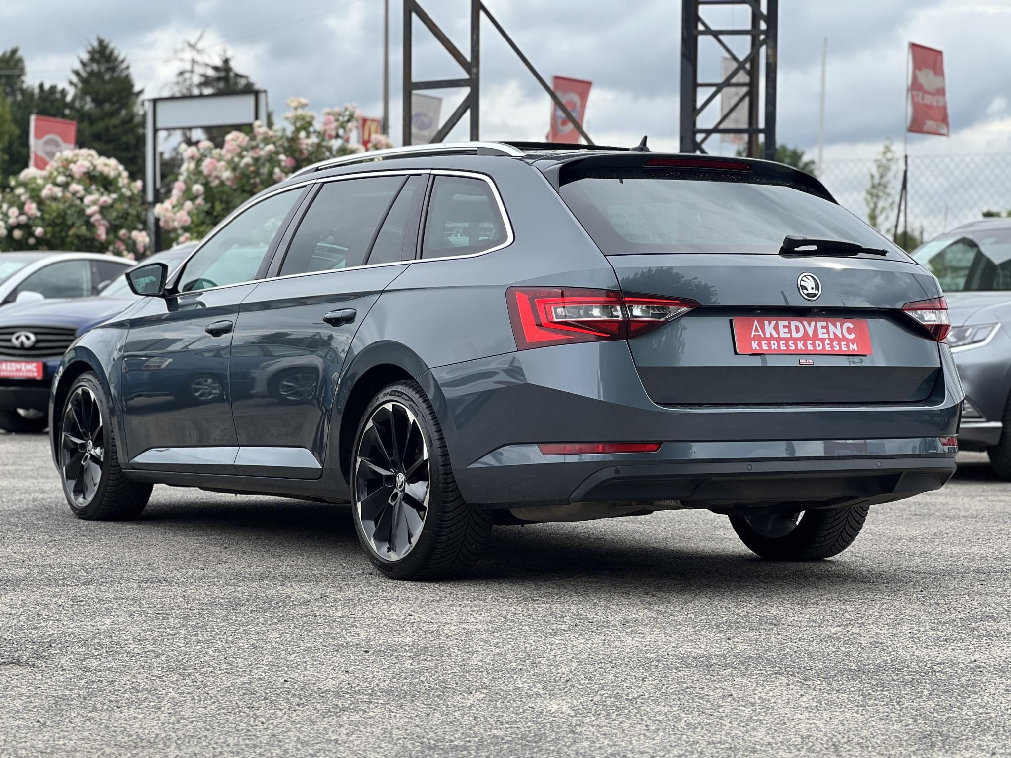 SKODA SUPERB Combi 2.0 TDI SCR Style 4x4 DSG 158e km. M.o.-i. panorámatető. üléshűtés. virtual cockpit. CARPLAY!